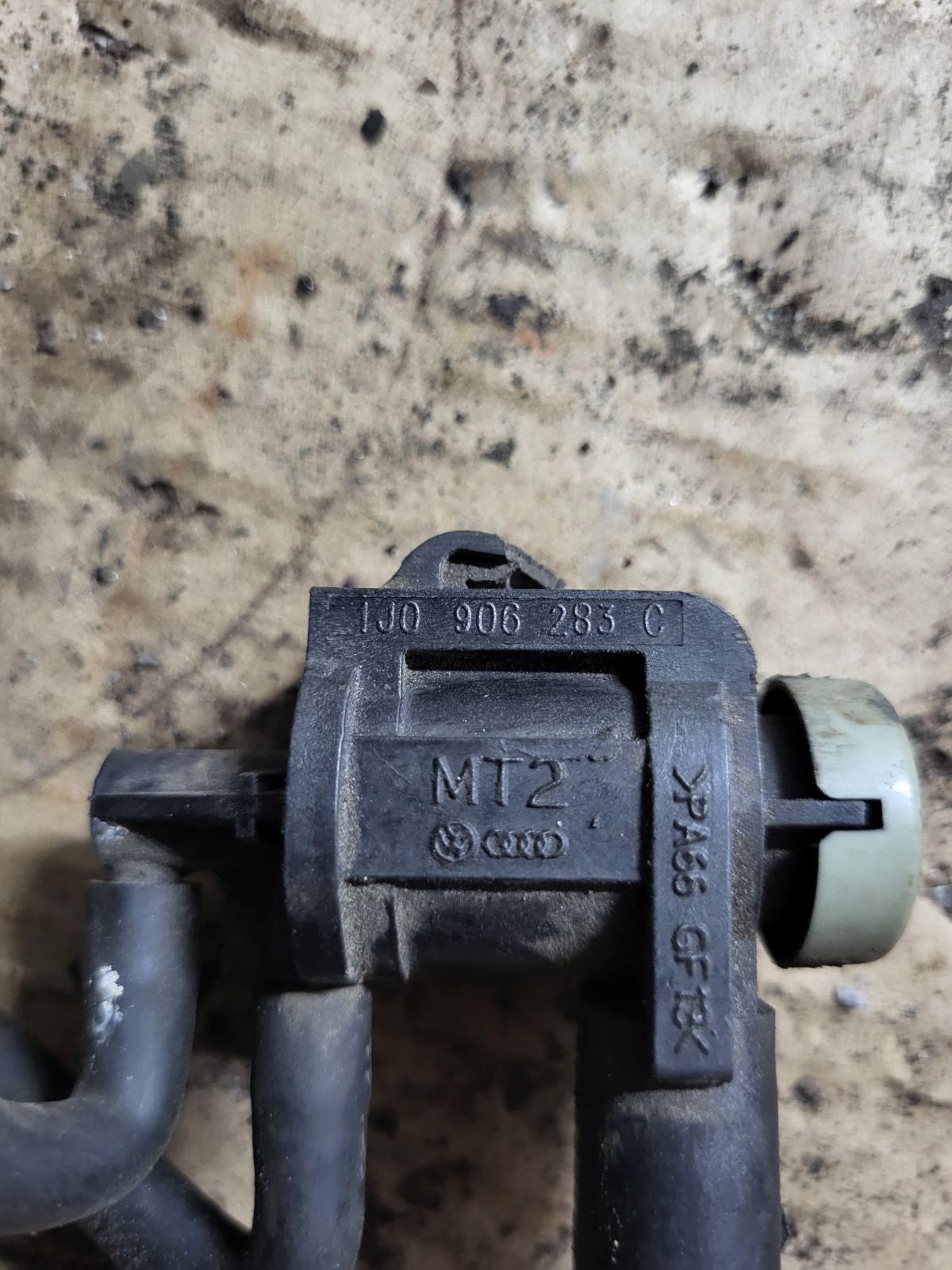 Клапан заслонки EGR Passat B6 2.0 BMP