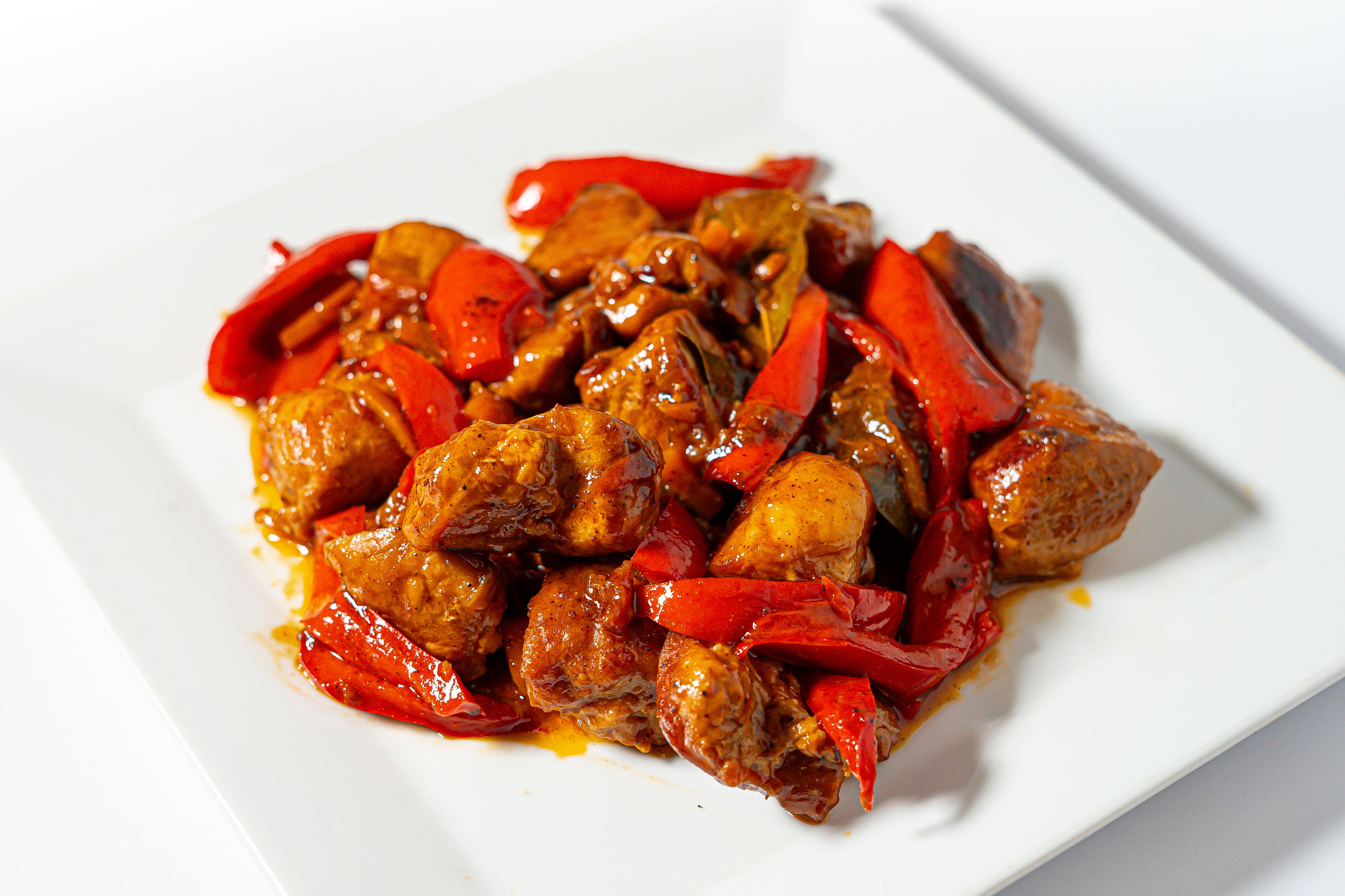 Свиний гуляш з болгарським перцем