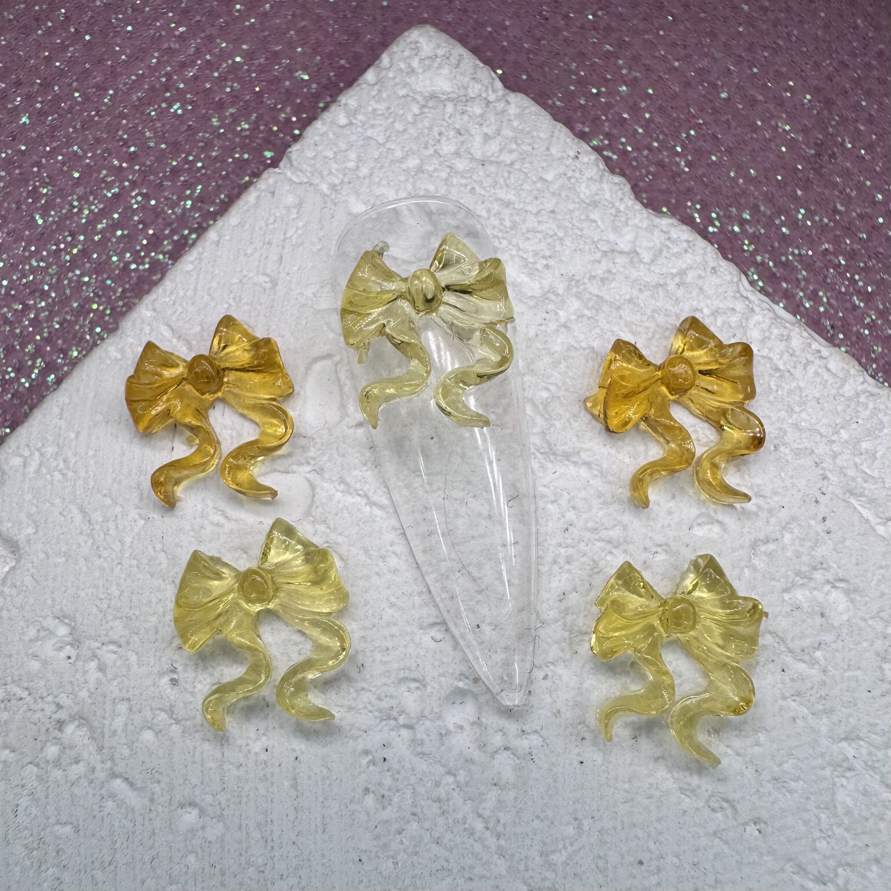 Фігурка для нігтів "Жовтий бантик"