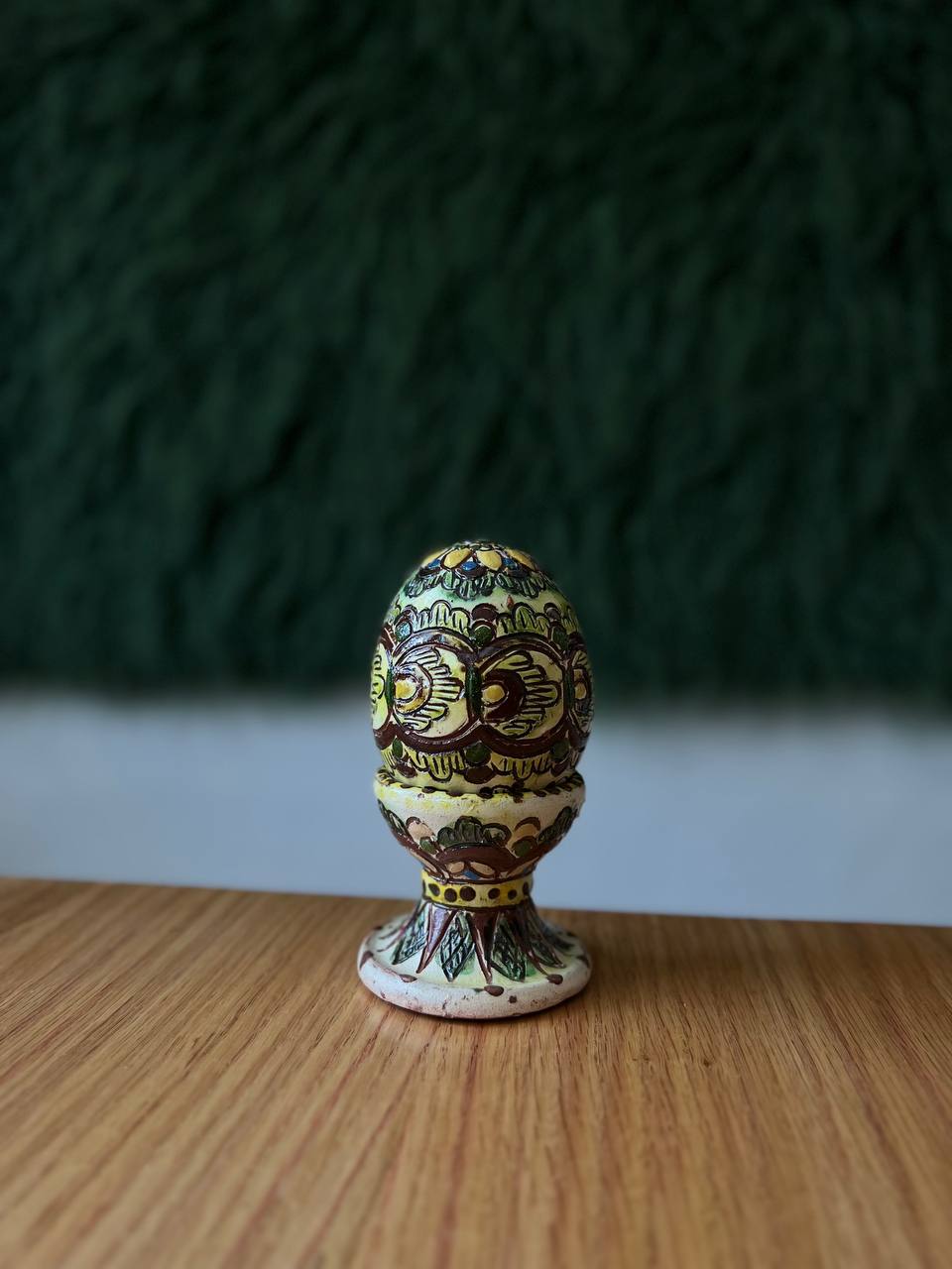 Великоднє яйце на підставці "Байбарак"
