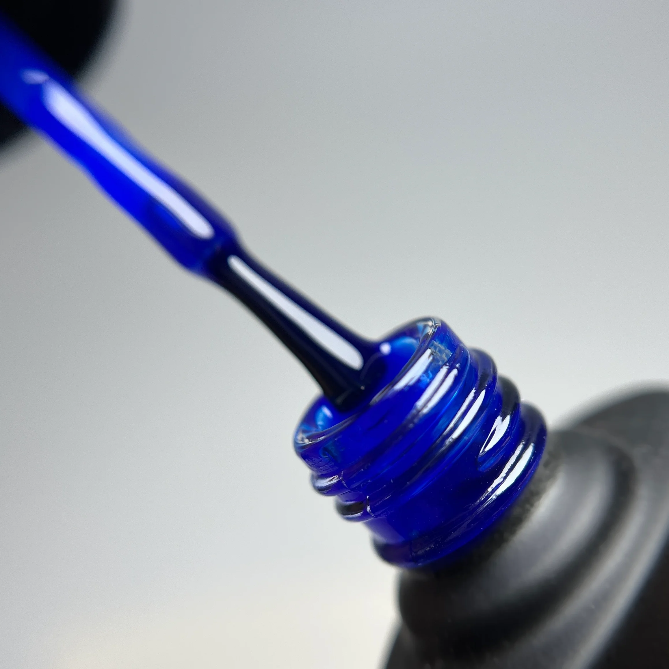 IZZY Bloom Sapphire синій вітражний гель-лак, 10ml