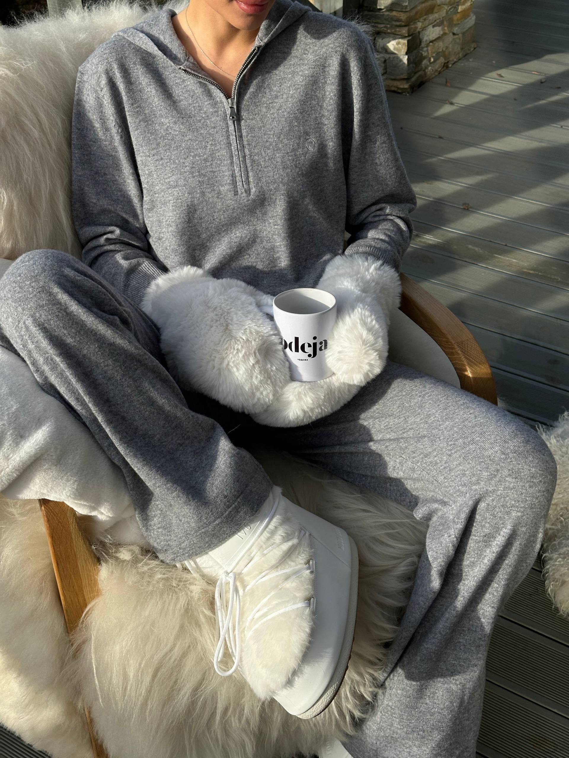 Кашеміровий костюм з капюшоном