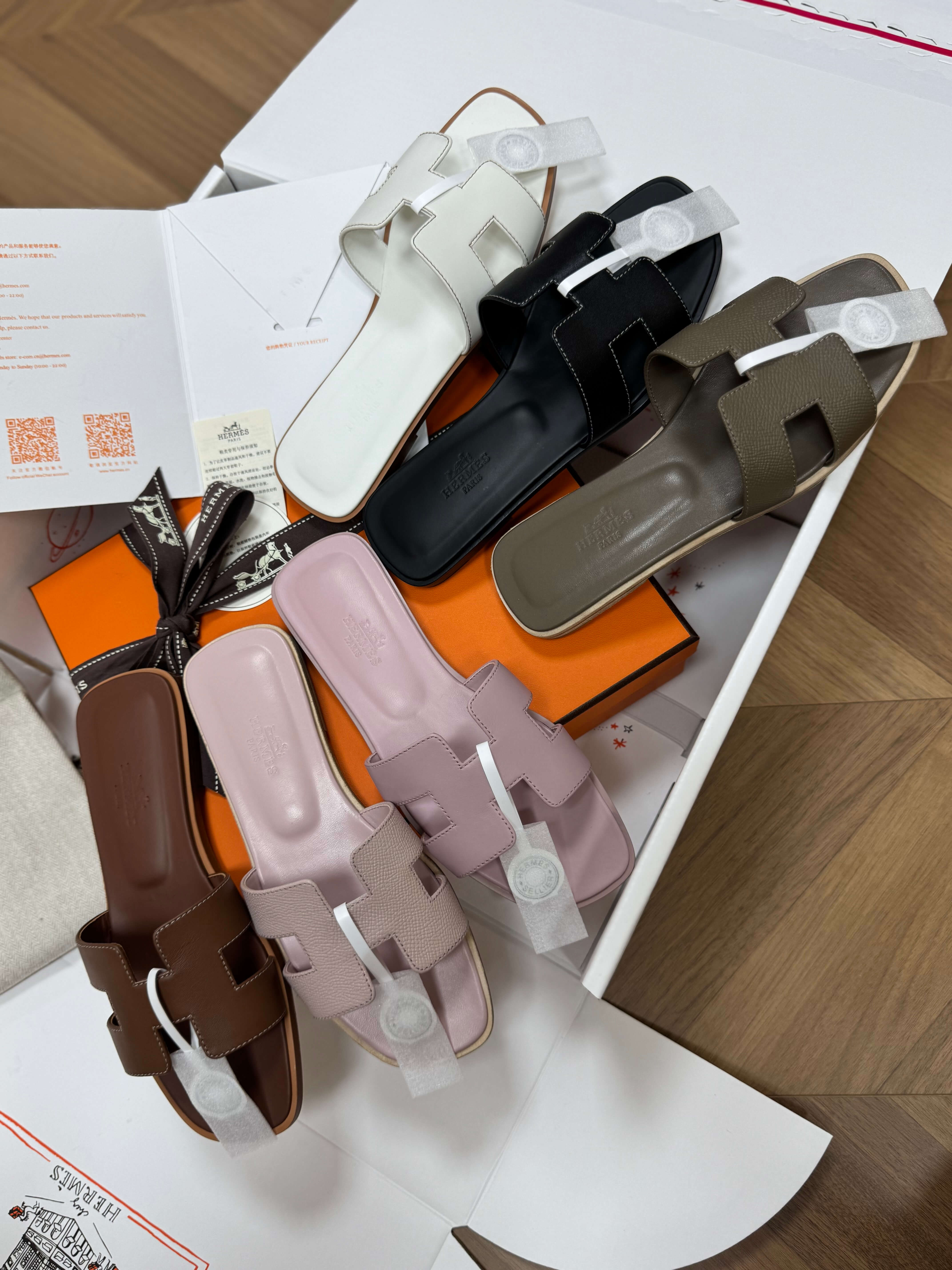 Hermes шльопанці