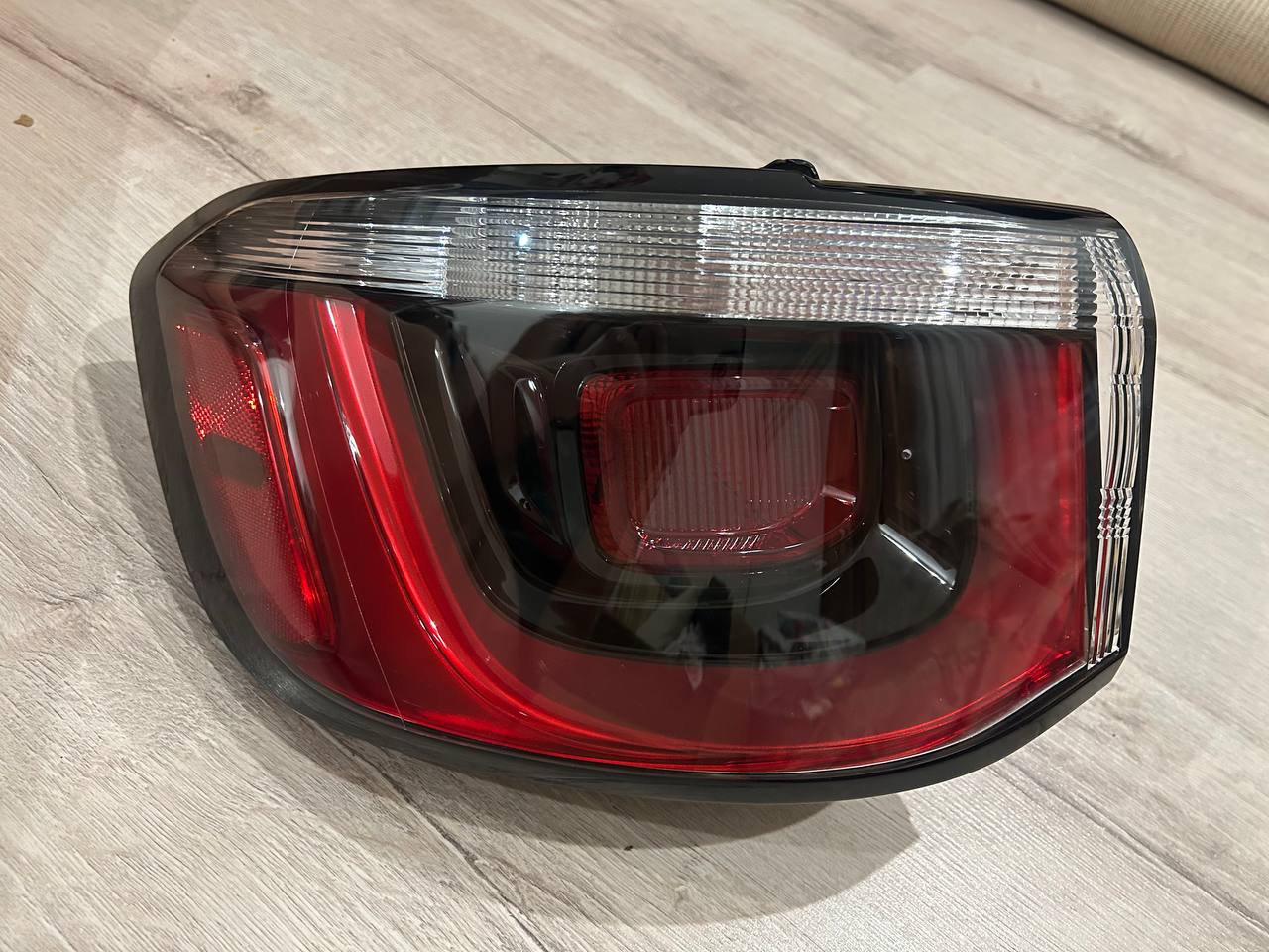 Jeep Compass 2 Ліва сторона Б/у оригінал (Водійська сторона в крило)  2017 - 2024 роки