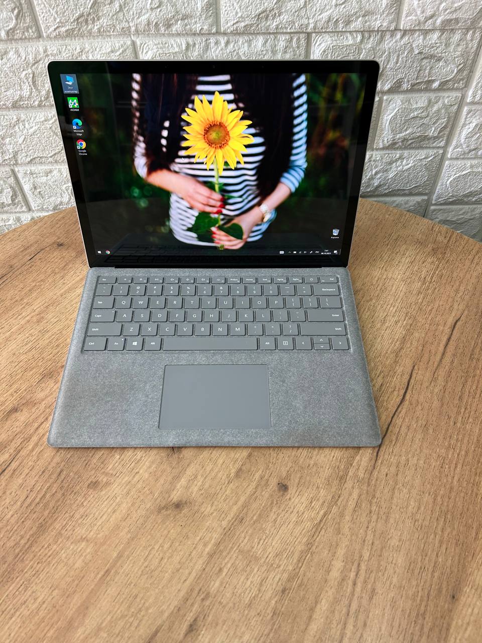 Сенсорний Microsoft Surface Laptop 2