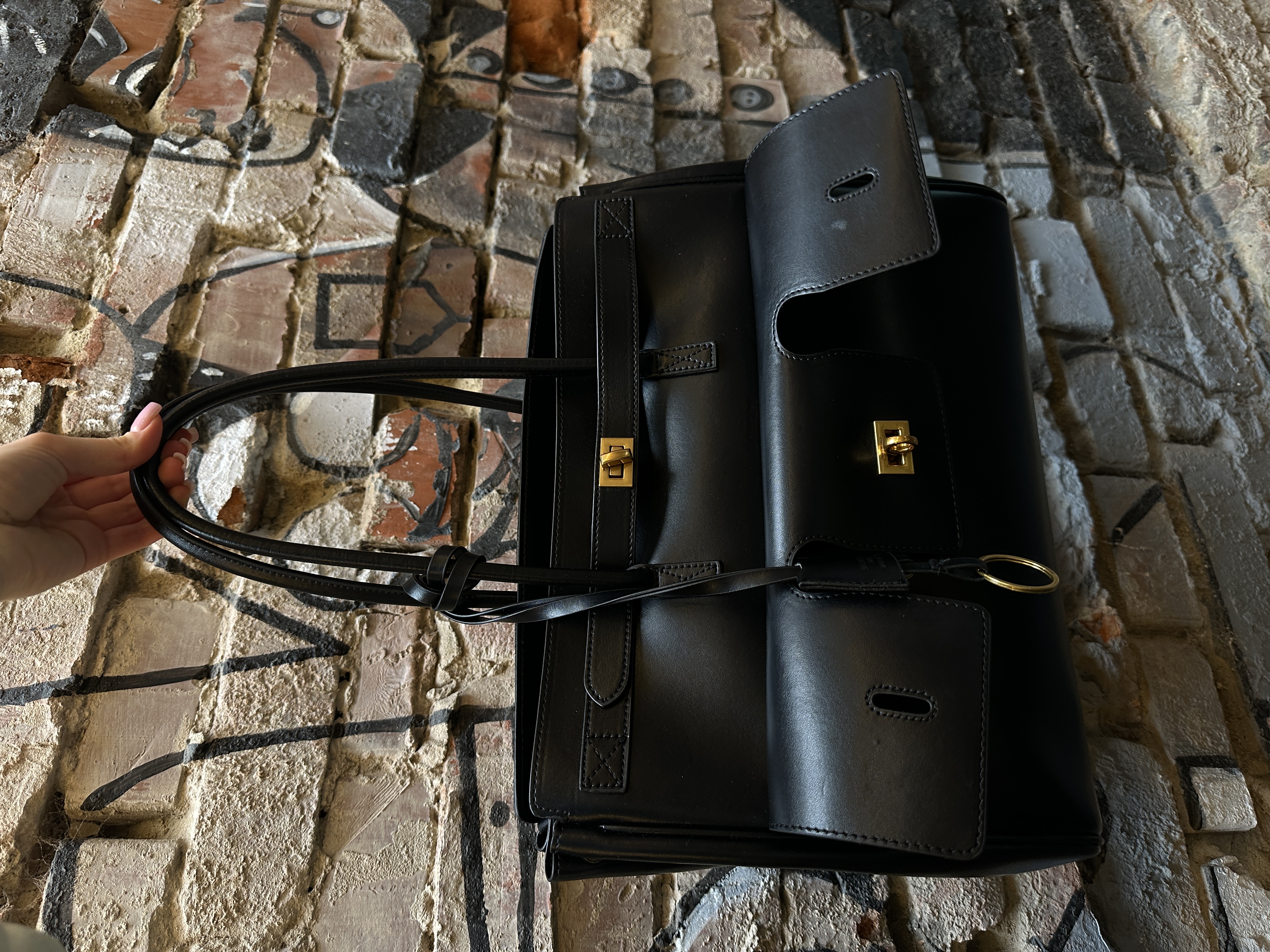 Balenciaga Bel Air Tote Bag Black/Gold