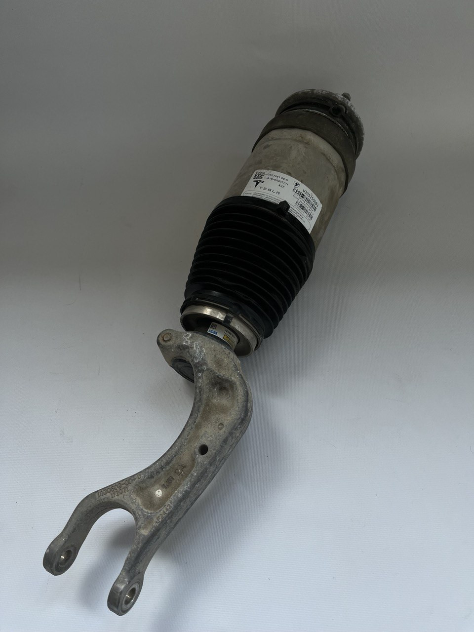 Амортизатор пневмо передній лівий на Tesla MХ (У/Т)