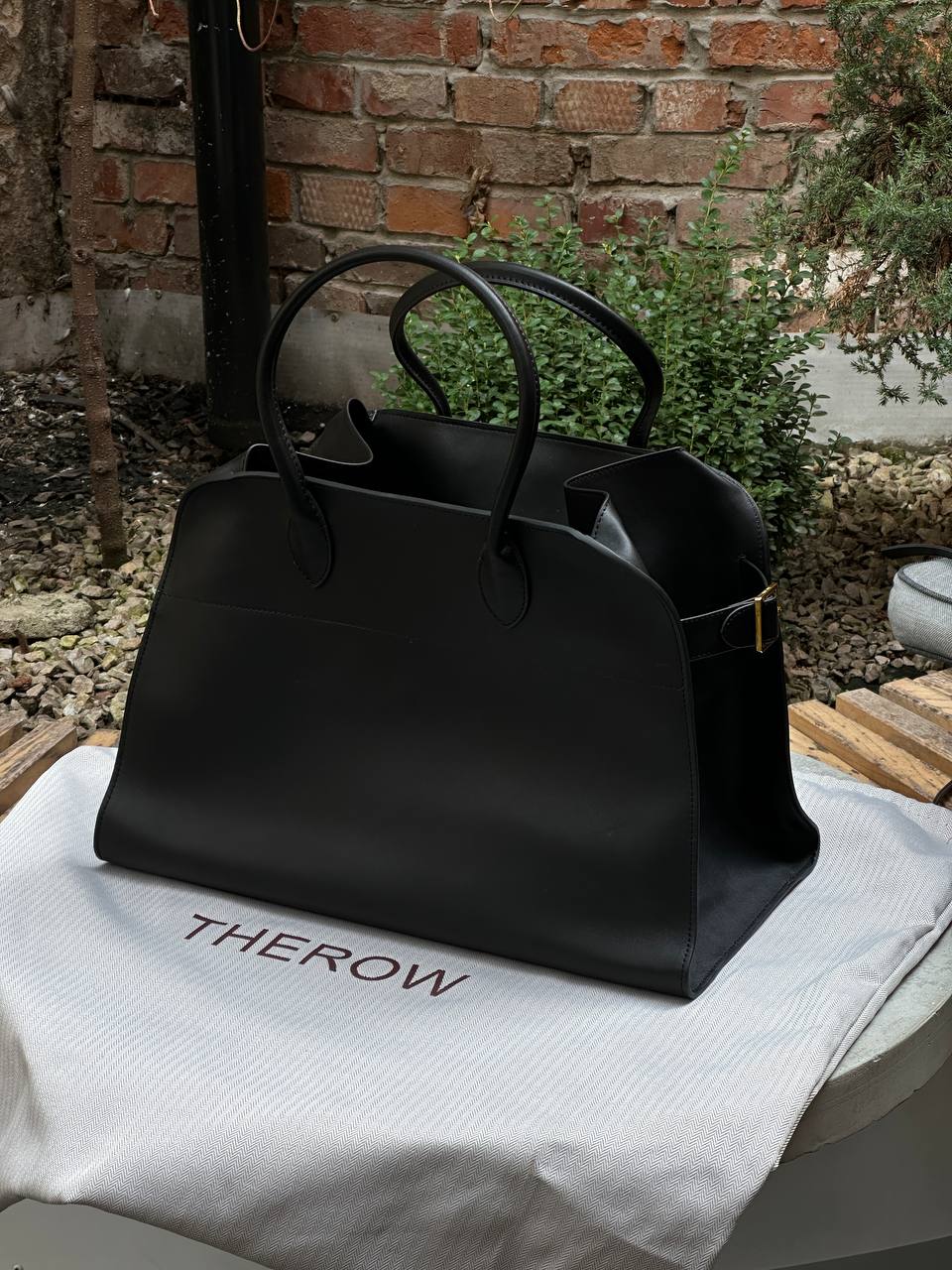 The Row Soft Margaux 39 Bag in Leather Black