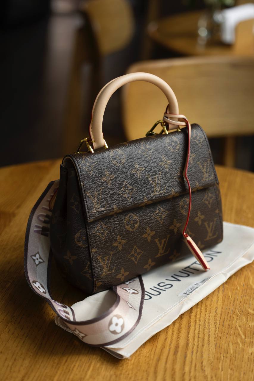 LV Louis Vuitton