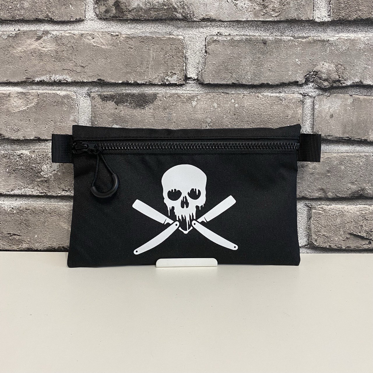 Сумка-органайзер «Барбер» з принтом Череп та опасні бритви — стиль для справжніх майстрів