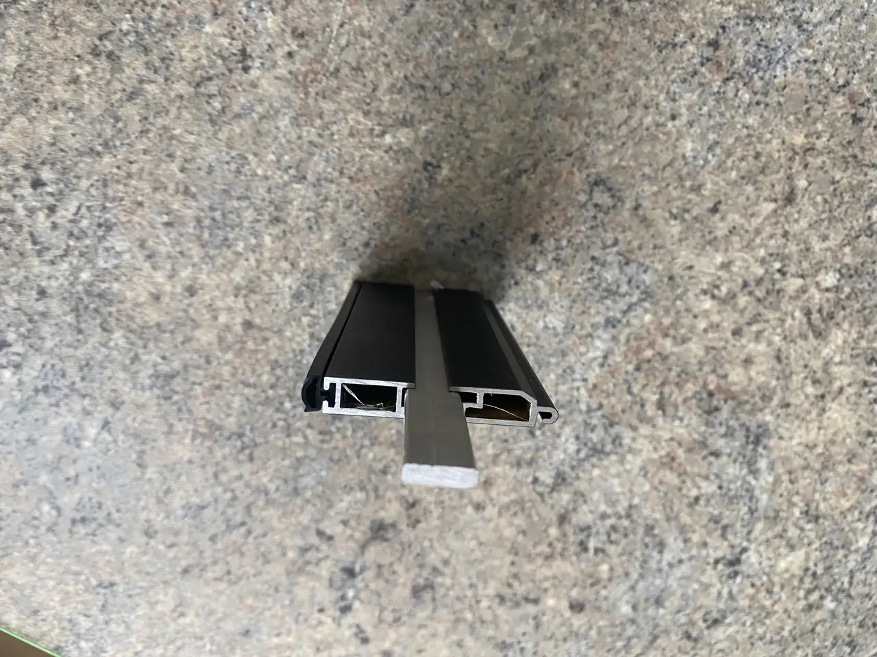 О Смуга запірна PT44, для кінцевого профілю ES9x45 для захисних ролет