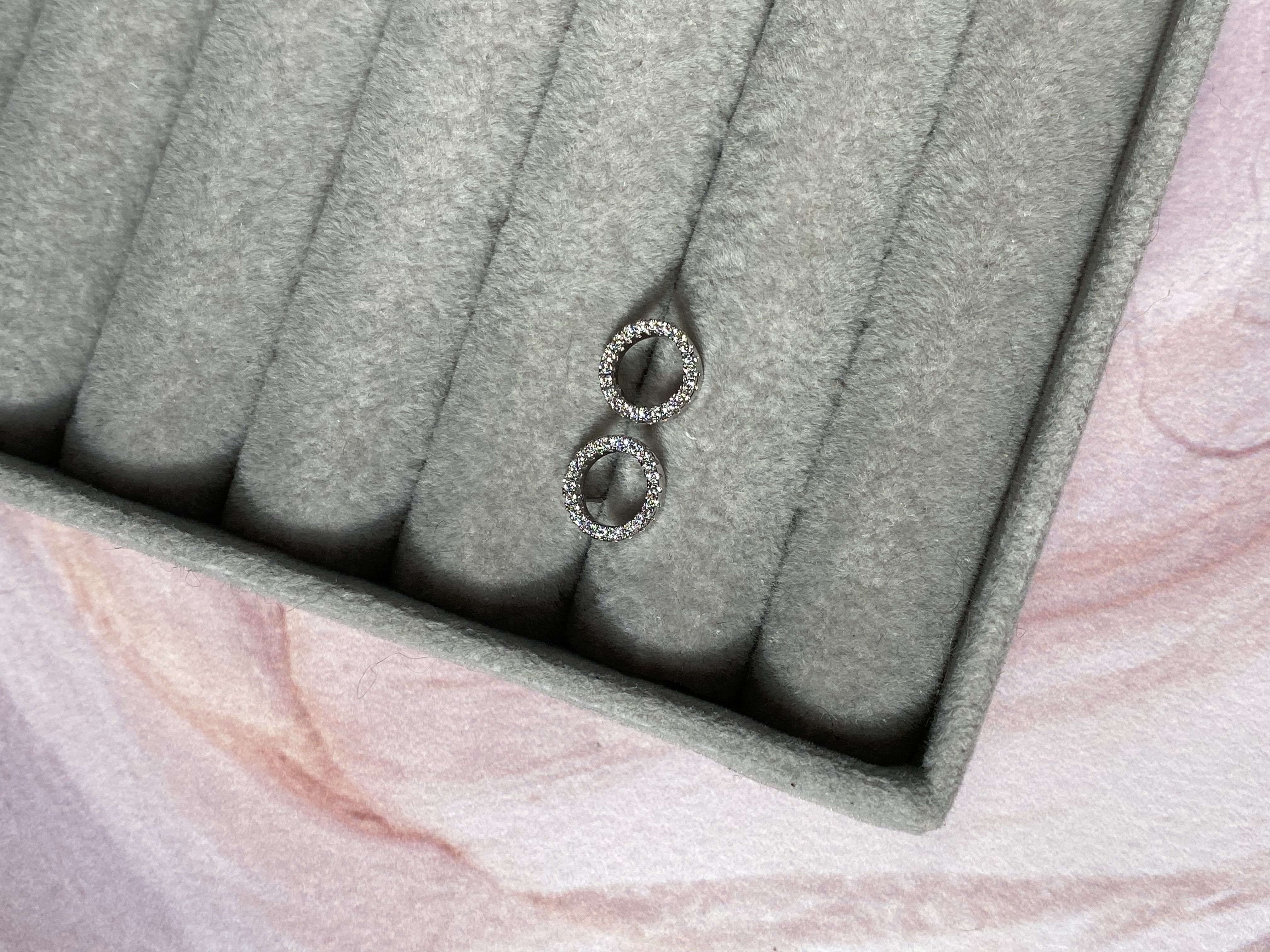 Сережки-пусети Коло