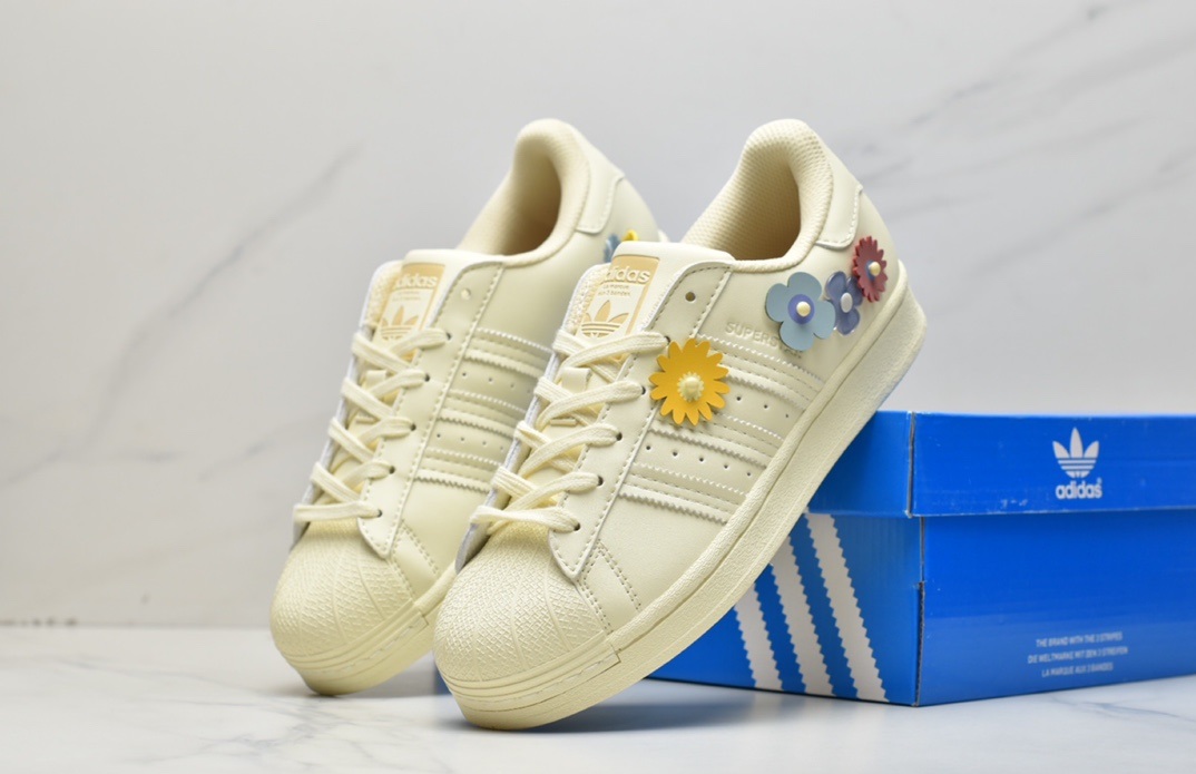 Adidas Originals Superstar W”BeigeDaisy” GX2171