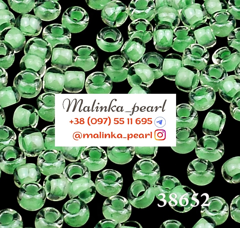 Бісер зелений світлий, кристальний, глазурований з фарбованим отвором