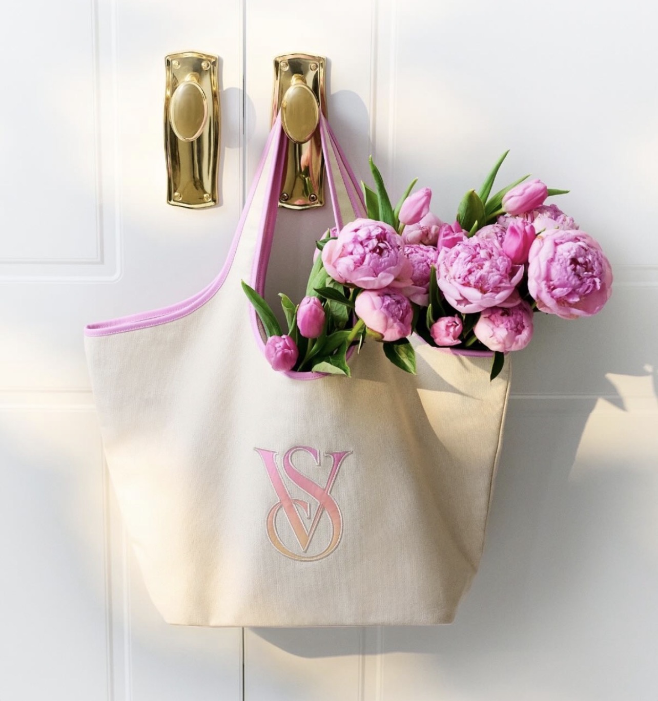 Сумка Victoria’s Secret Ombré Monogram Logo Tote Bag