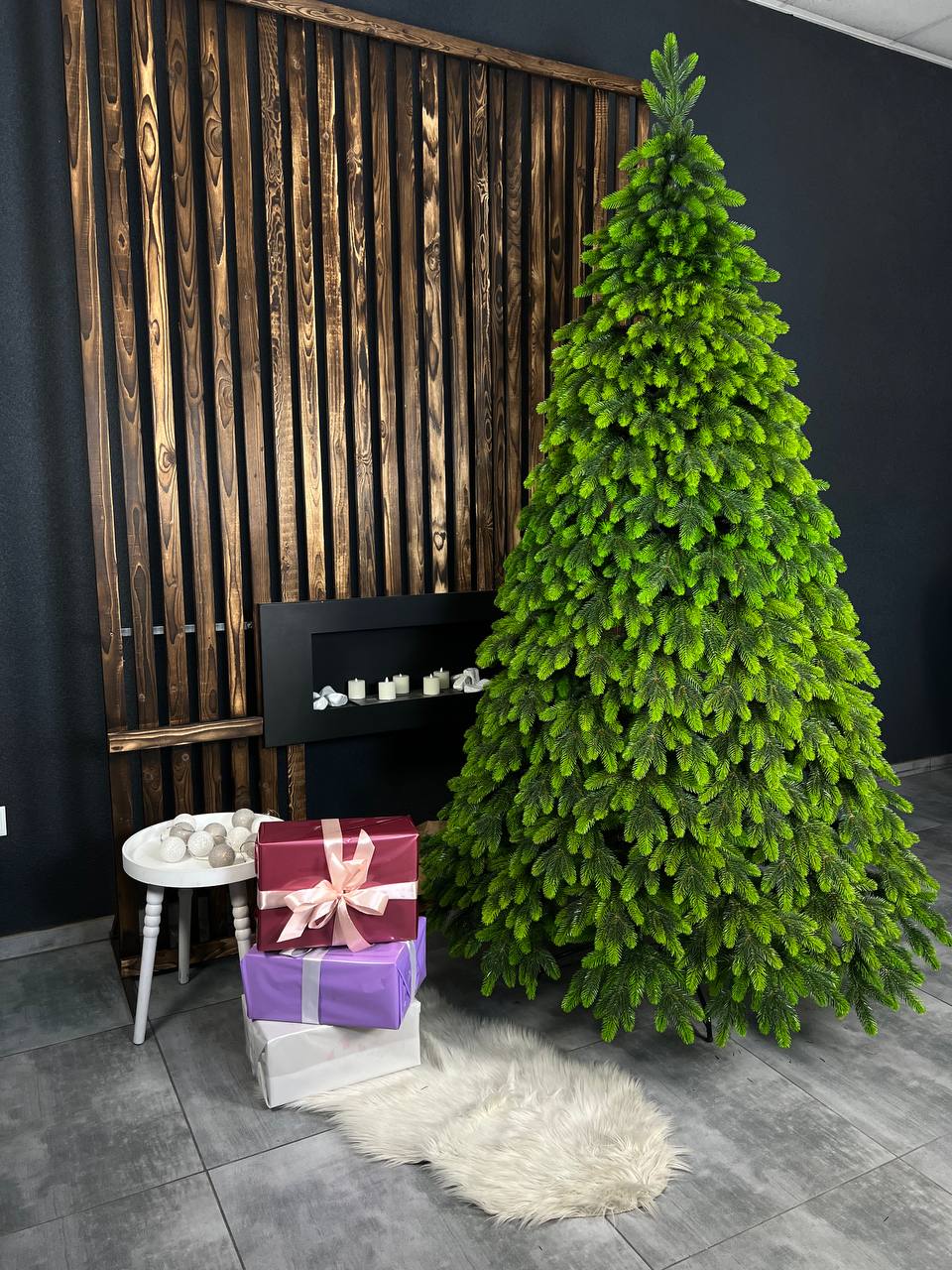 Ялинка «Роял» із білими кінцями - 2.3 м. 🦚