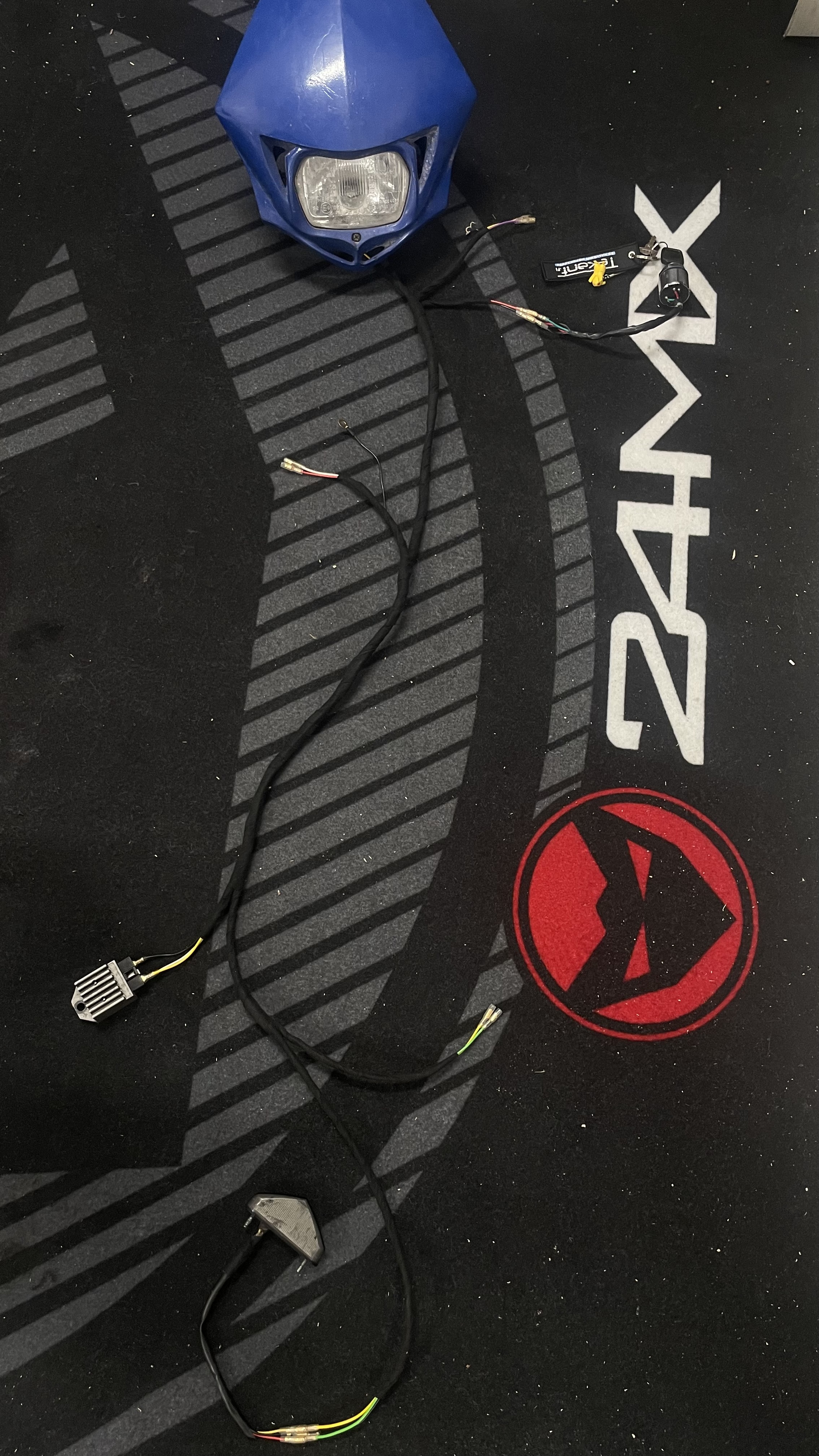 (Derbi / Yamaha DT) Yleismallinen Ducati -johtosarja