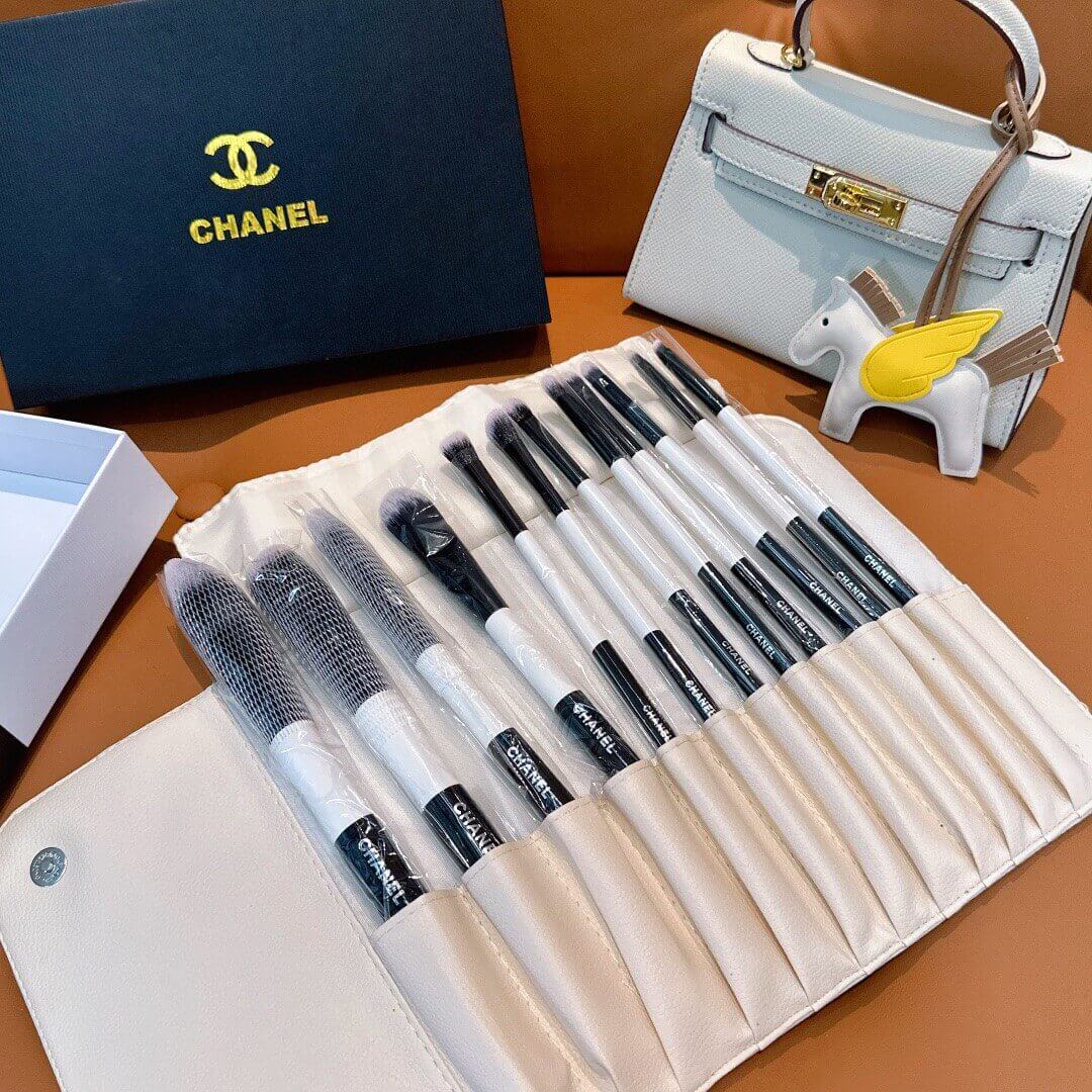 Chanel набір пензлів для макіяжу