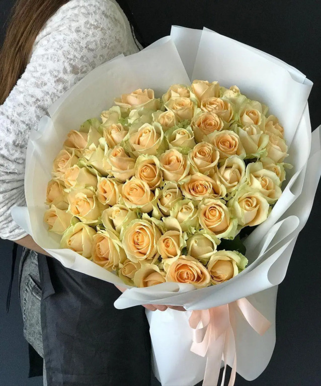 51 персикова троянда "Піч Аваланч"