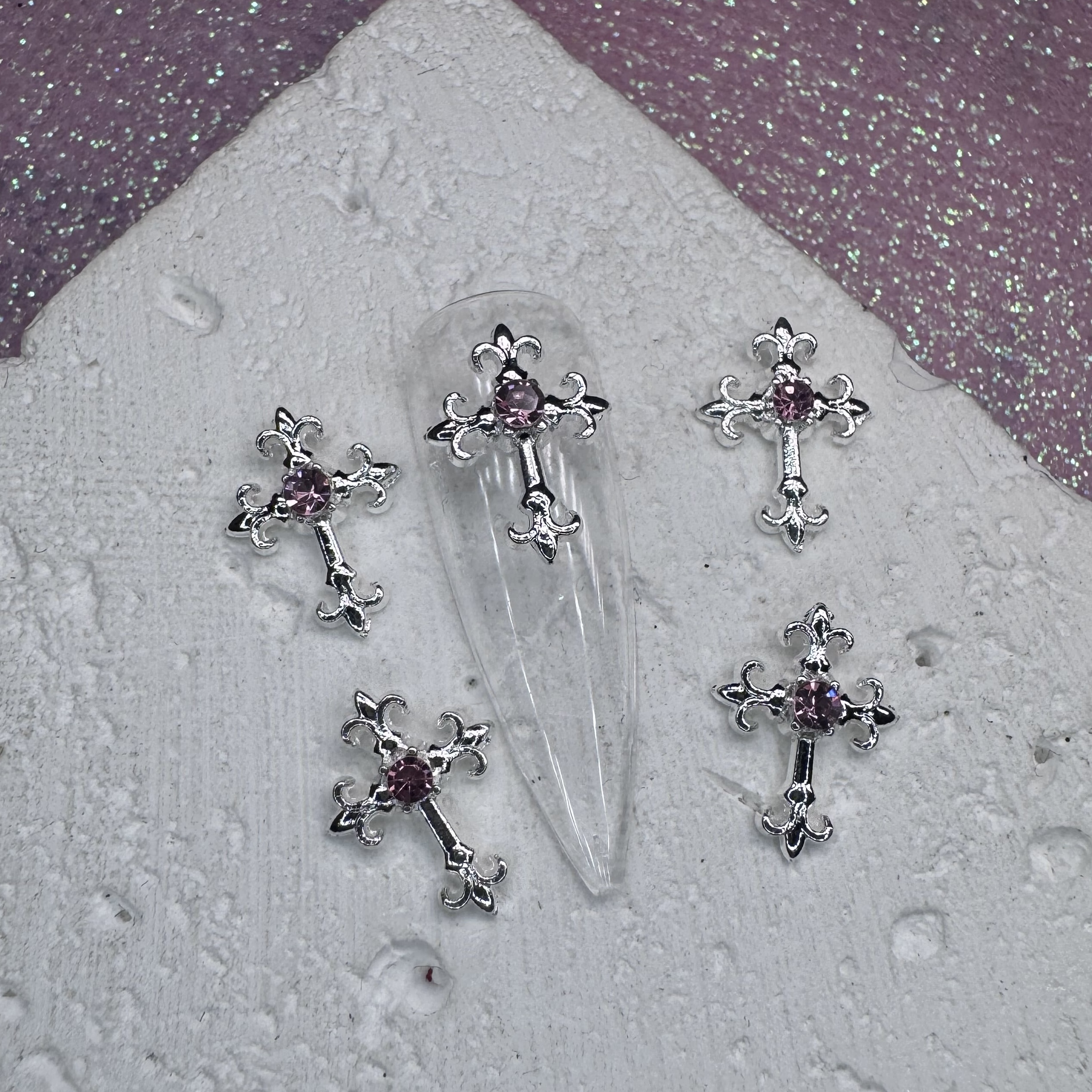 Фігурка для нігтів "Хрест з камінчиком"