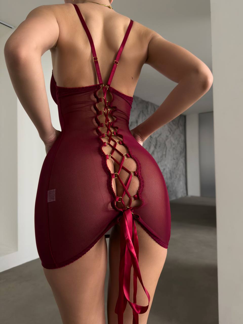 Пеньюар з регулюючою шнурівкою