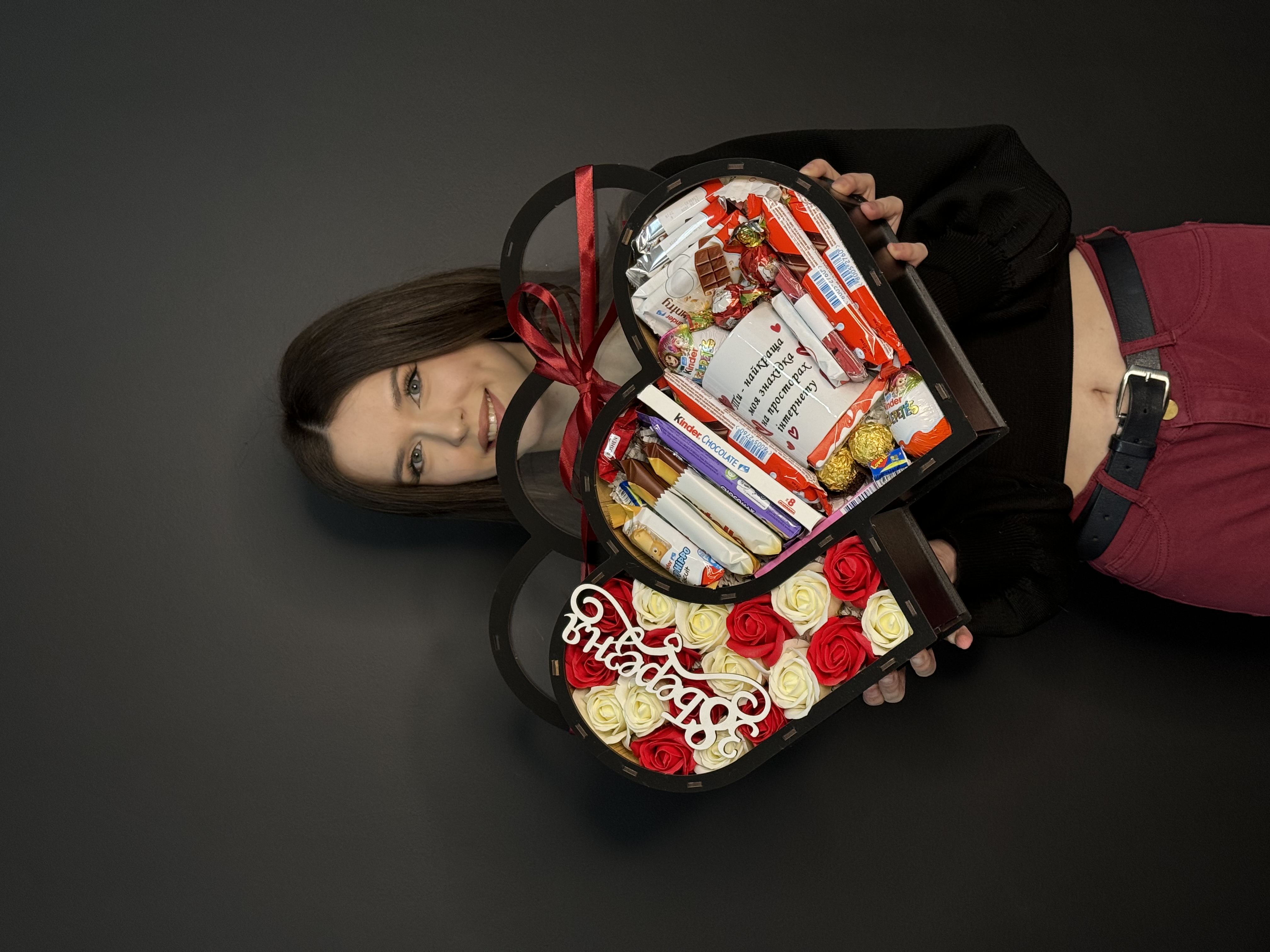 Чорне подвійне серце з трояндами та солодощами🍭