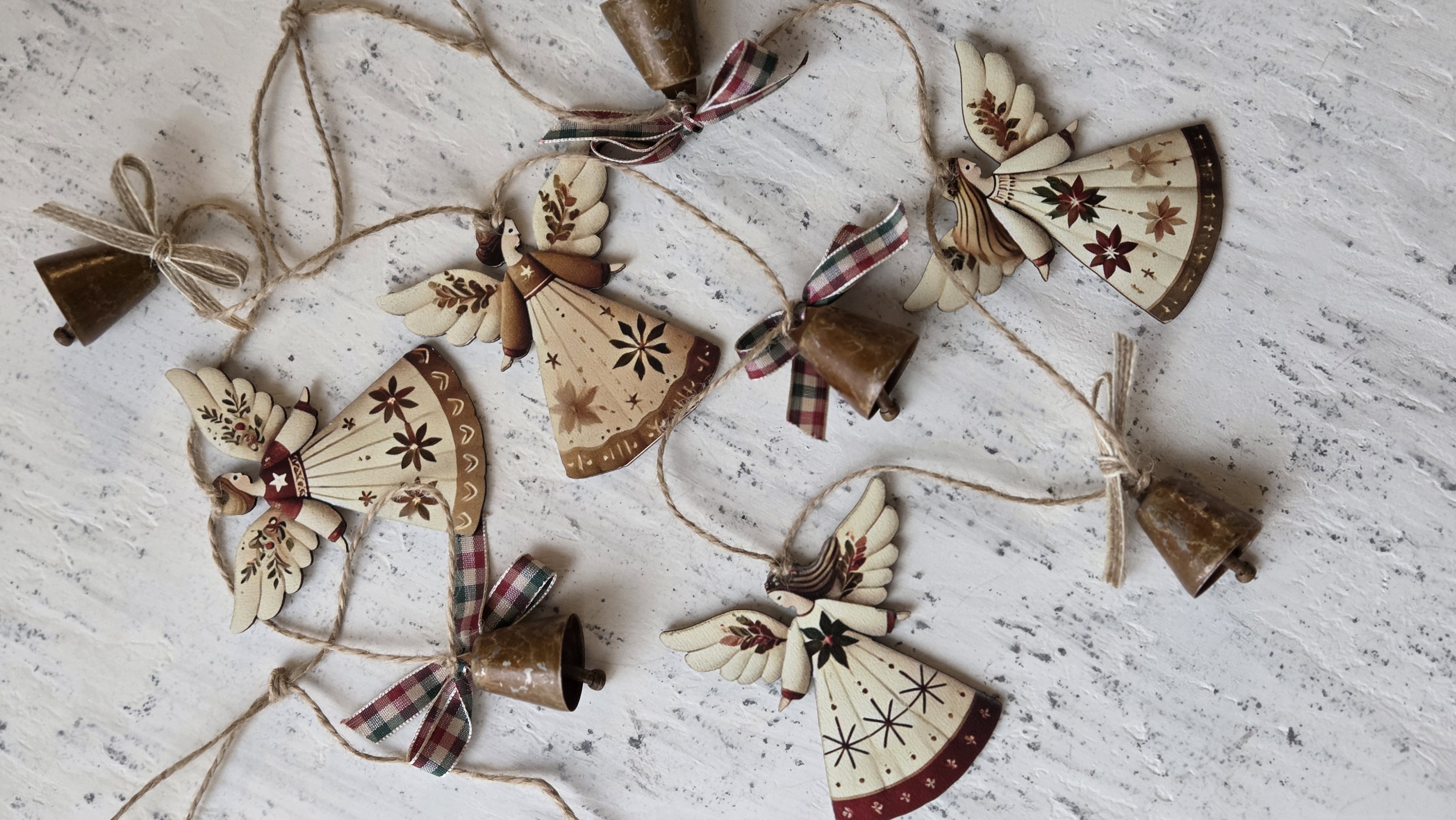 Гірлянда в ретро-стилі.