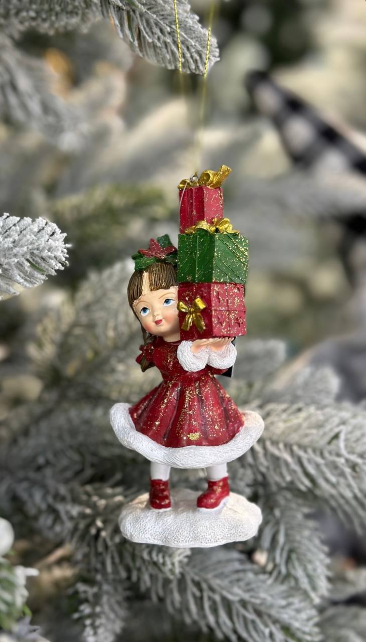 Декоративна фігурка на підвісі Дівчинка з подарунками 12 см, полістоун
