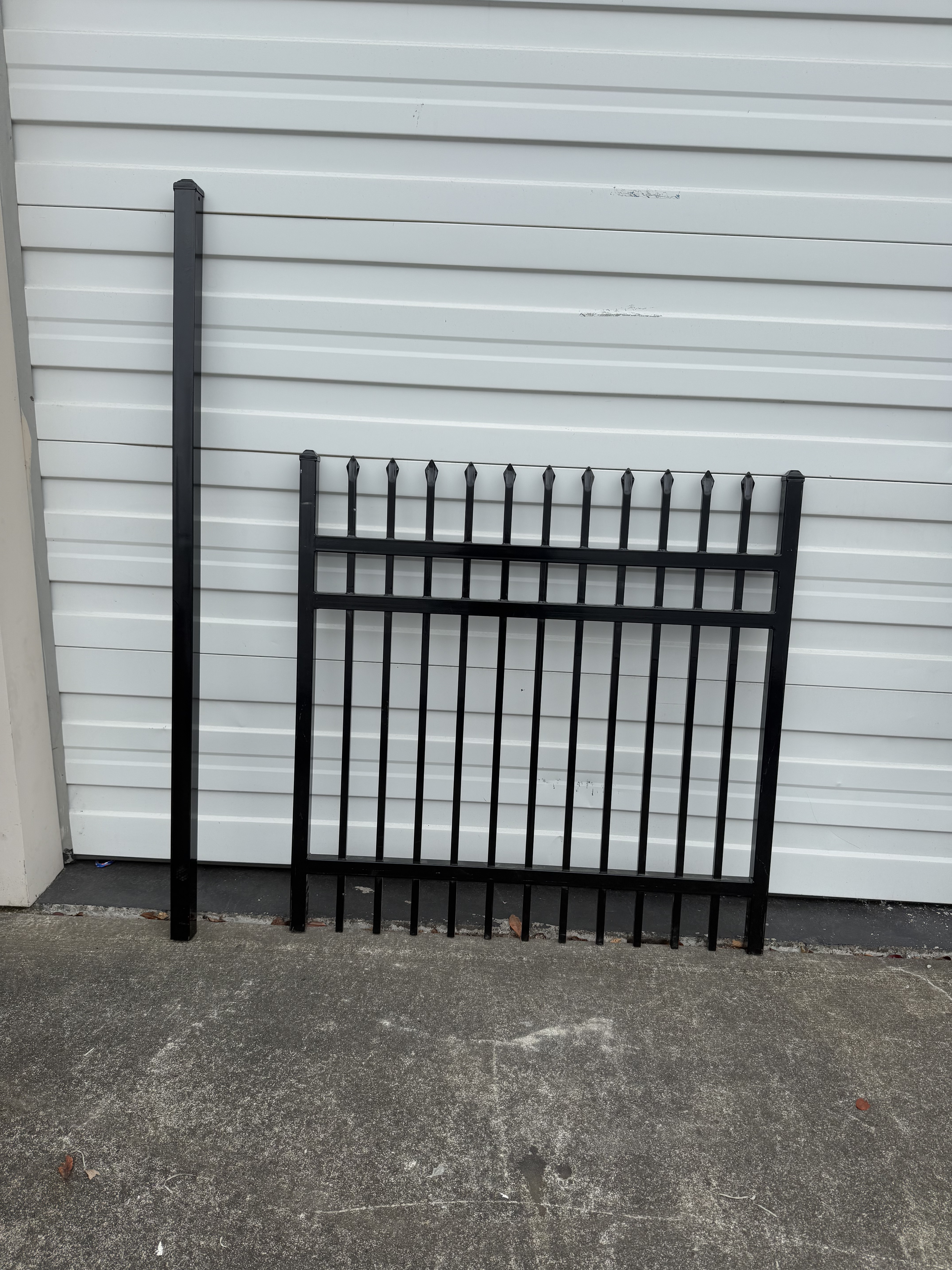Pointed Pinnacle Anti-Rust Metal Fence Gate | Decorative Garden Gate (Single Set)  | 4x4 Feet