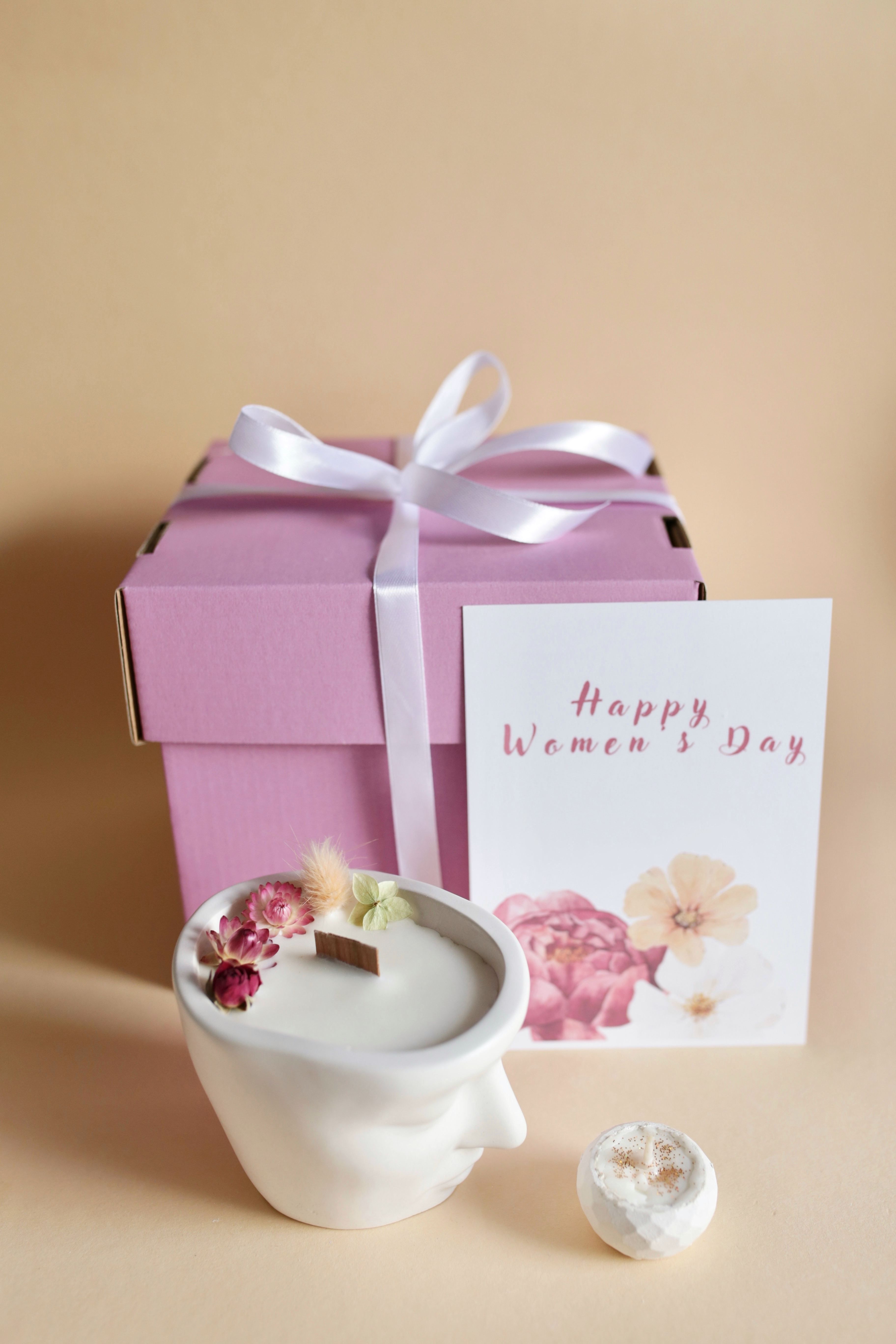 Листівка квіти "Happy Women's Day "