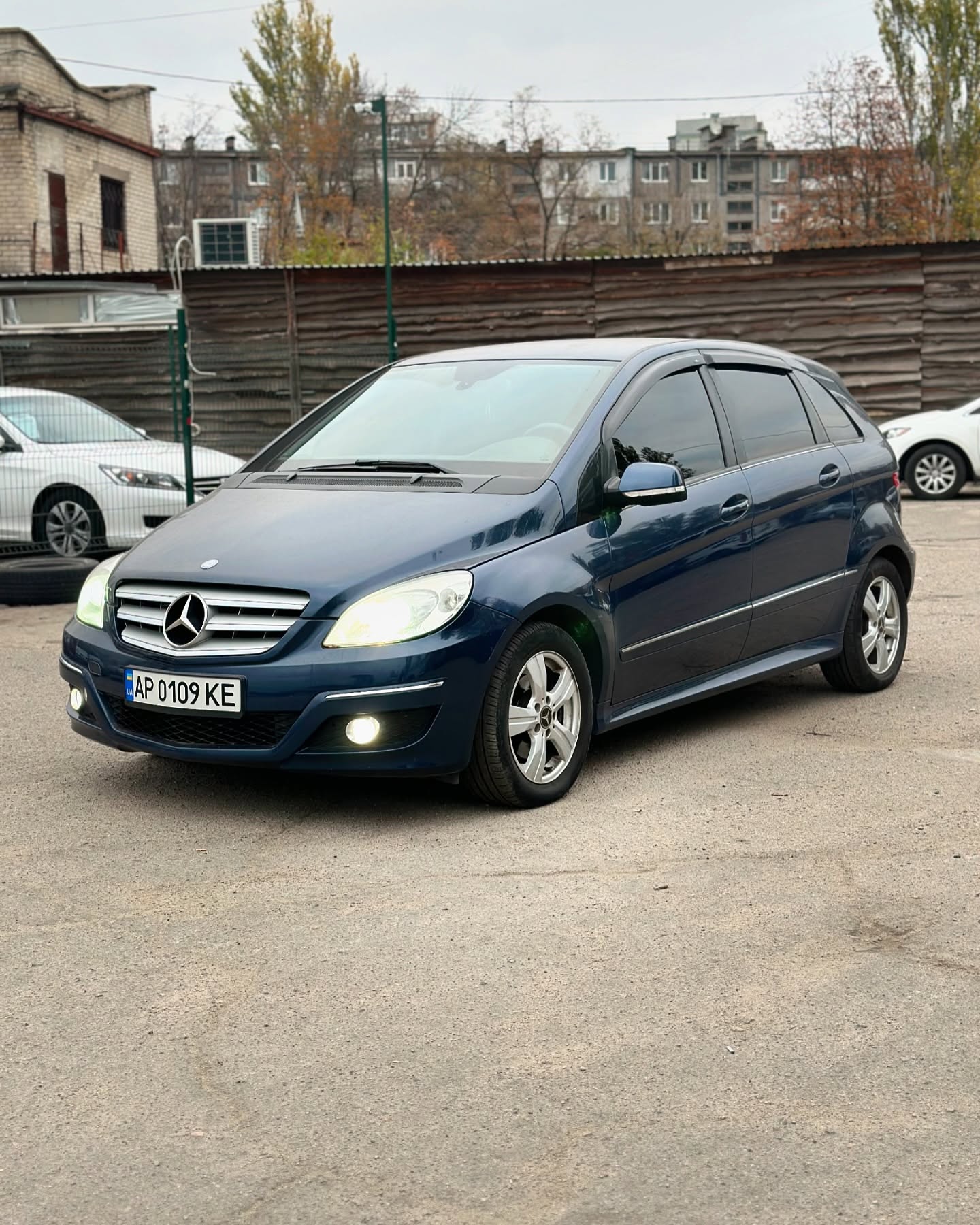 Mercedes-Benz B200