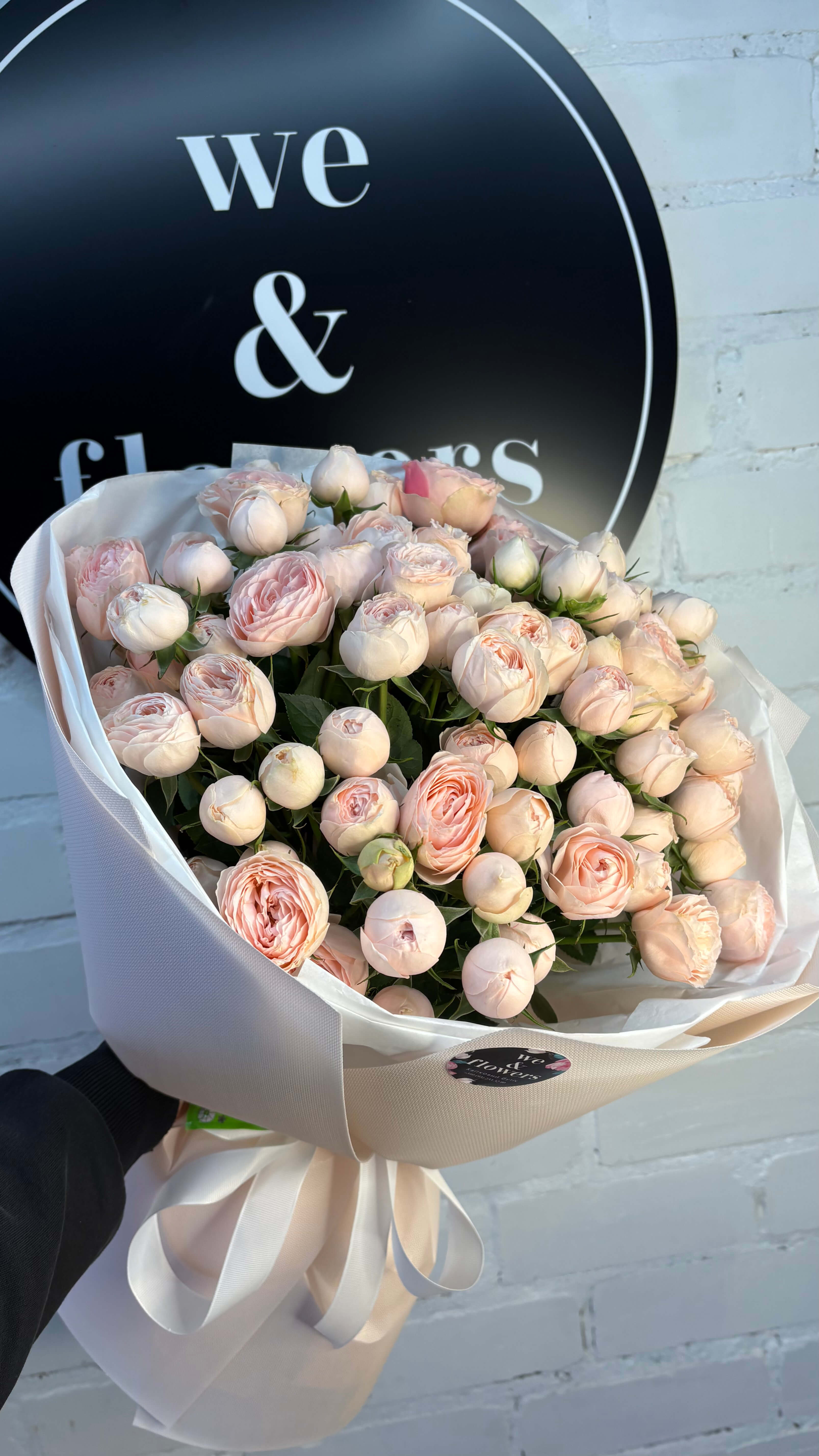 Монобукет з піоноподібної троянди