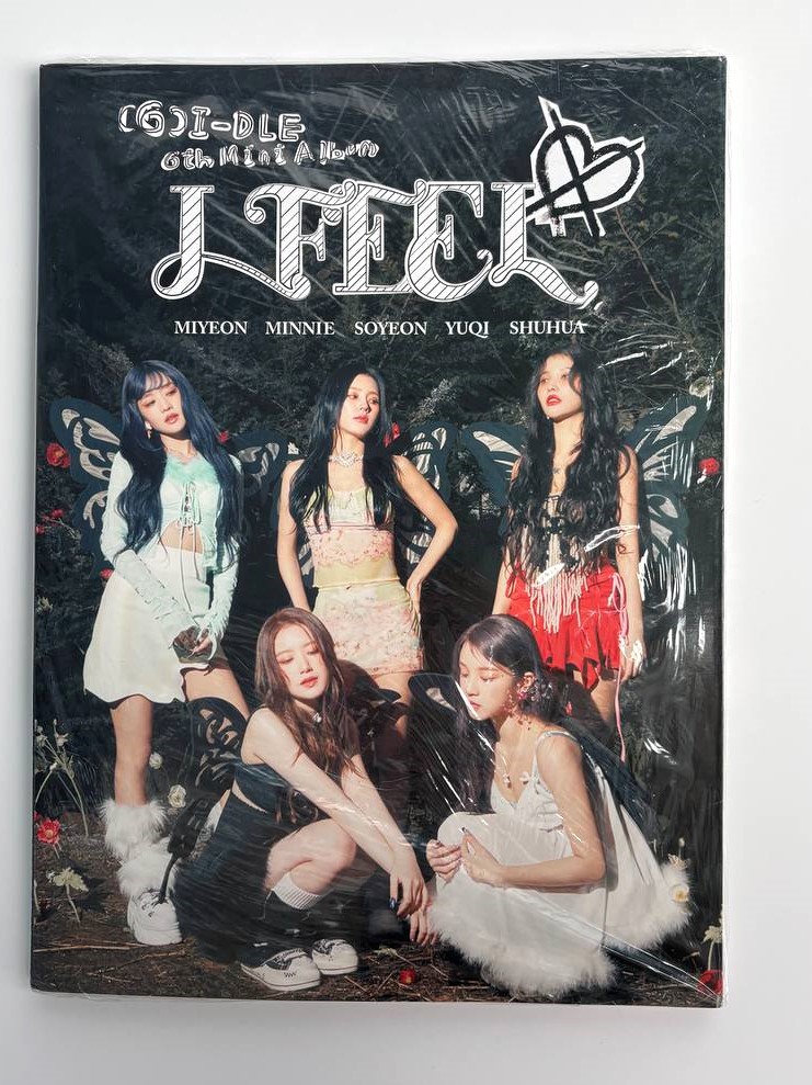 Журнал К-поп (G)I-DLE I Feel, фотоальбом G)I-DLE I Feel 37A211