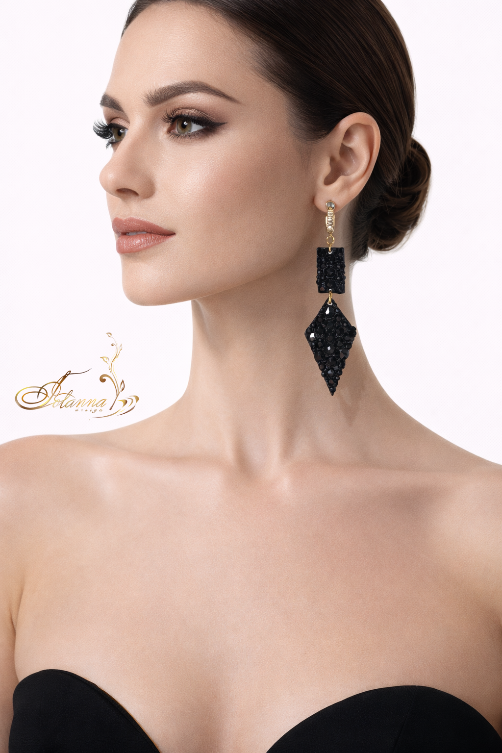 Black geometric earrings