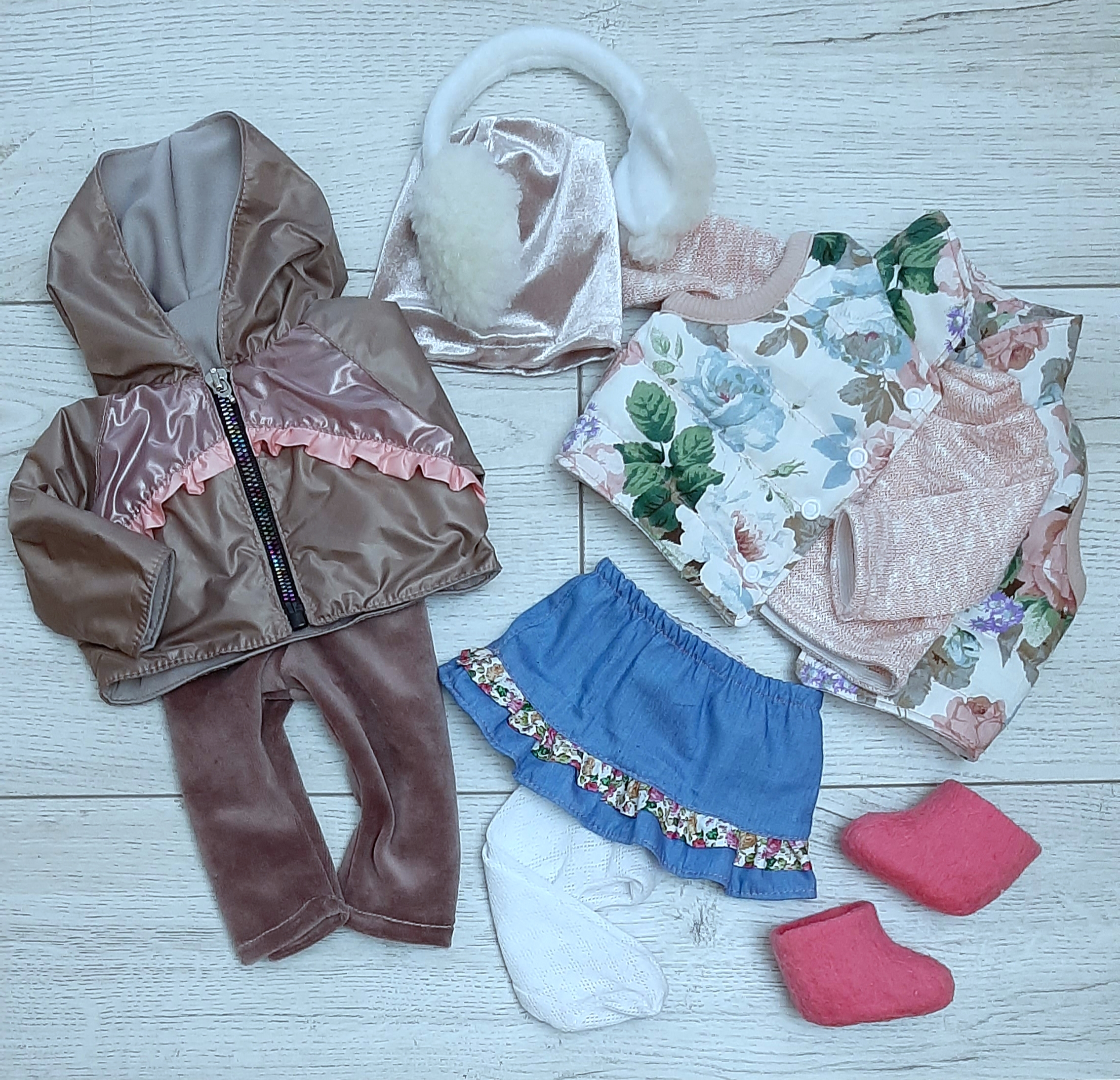 Одяг та взуття для ляльки BabyBorn: вітрівка, жилет, спідниця, кофта, лосіни, навушники