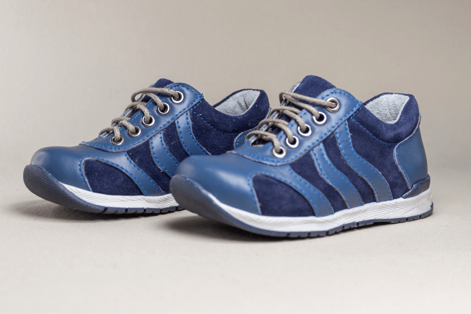 Дитячі кросівки 08/1