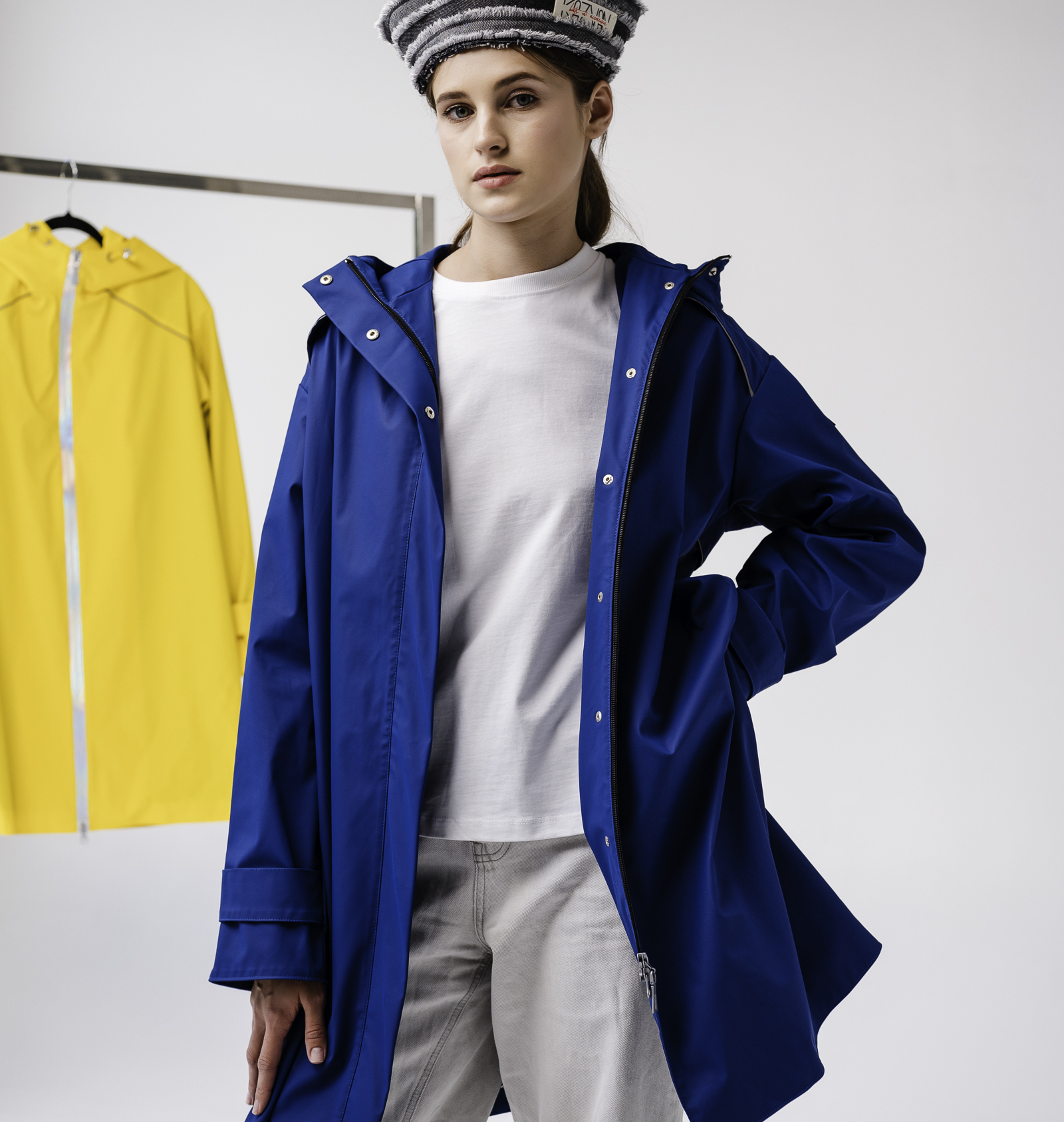 Синій дизайнерський дощовик унісекс / Blue Designer Raincoat for Her and for Him