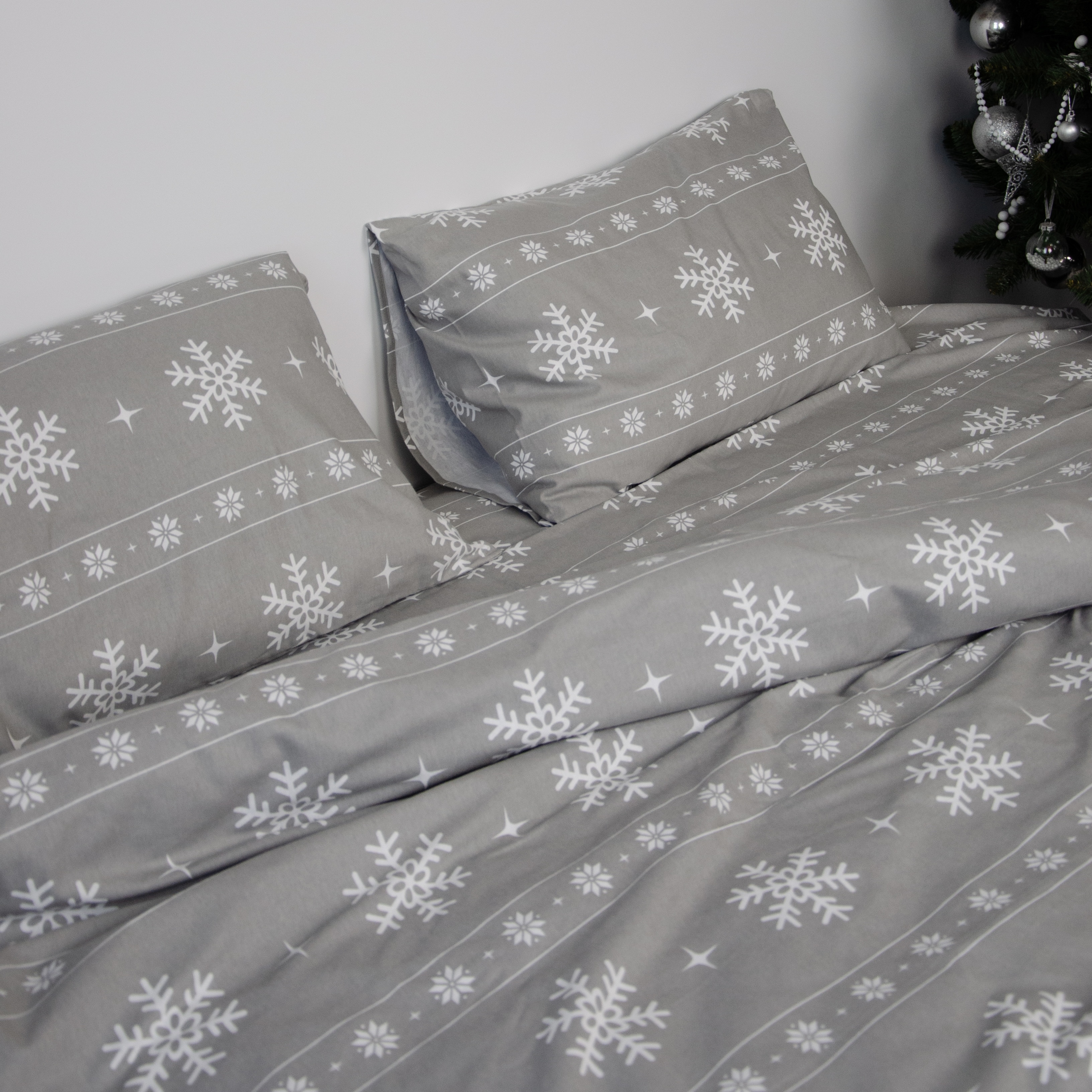 Постільний комплект Байка "Сніжинки на сірому"