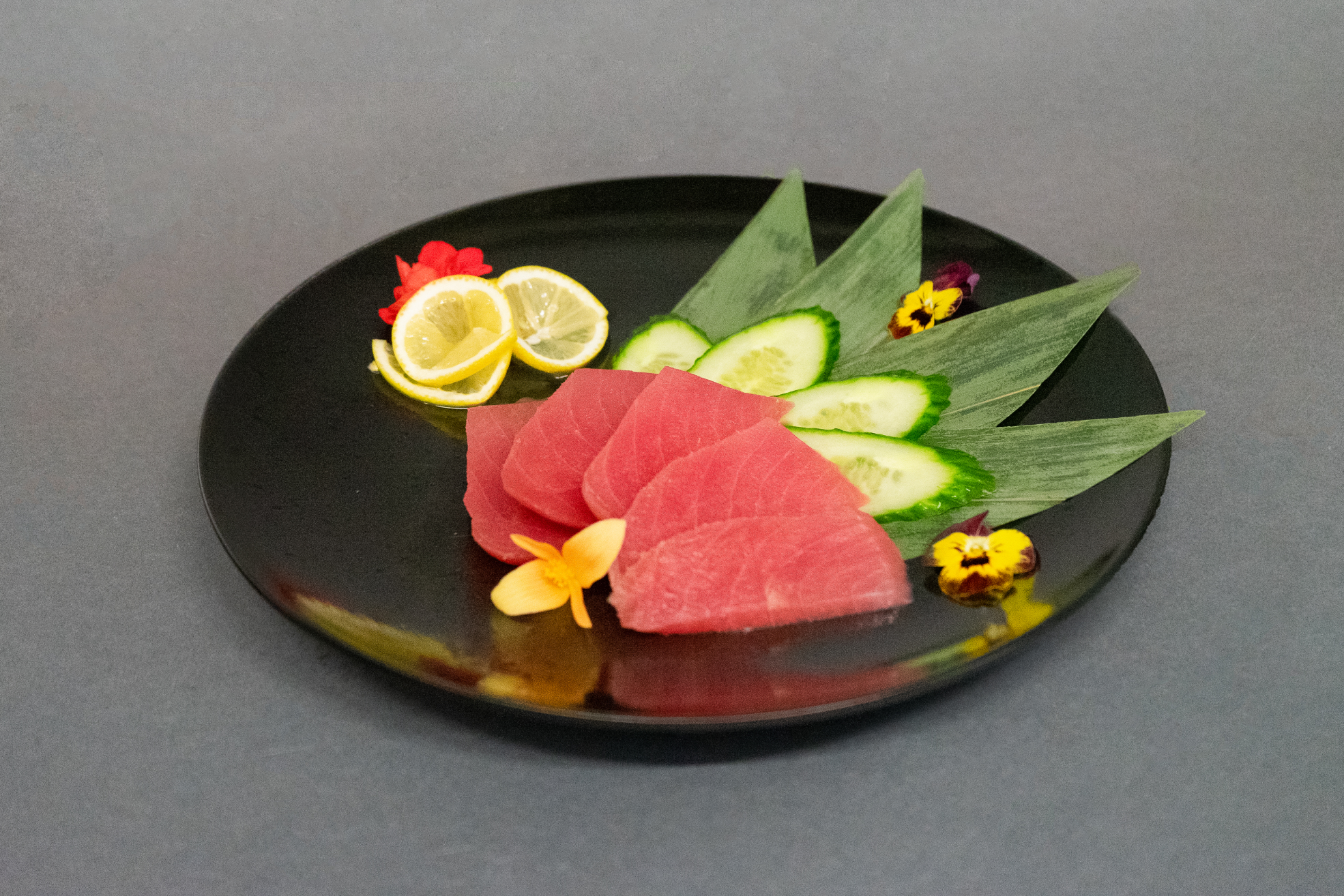 Sashimi with tuna