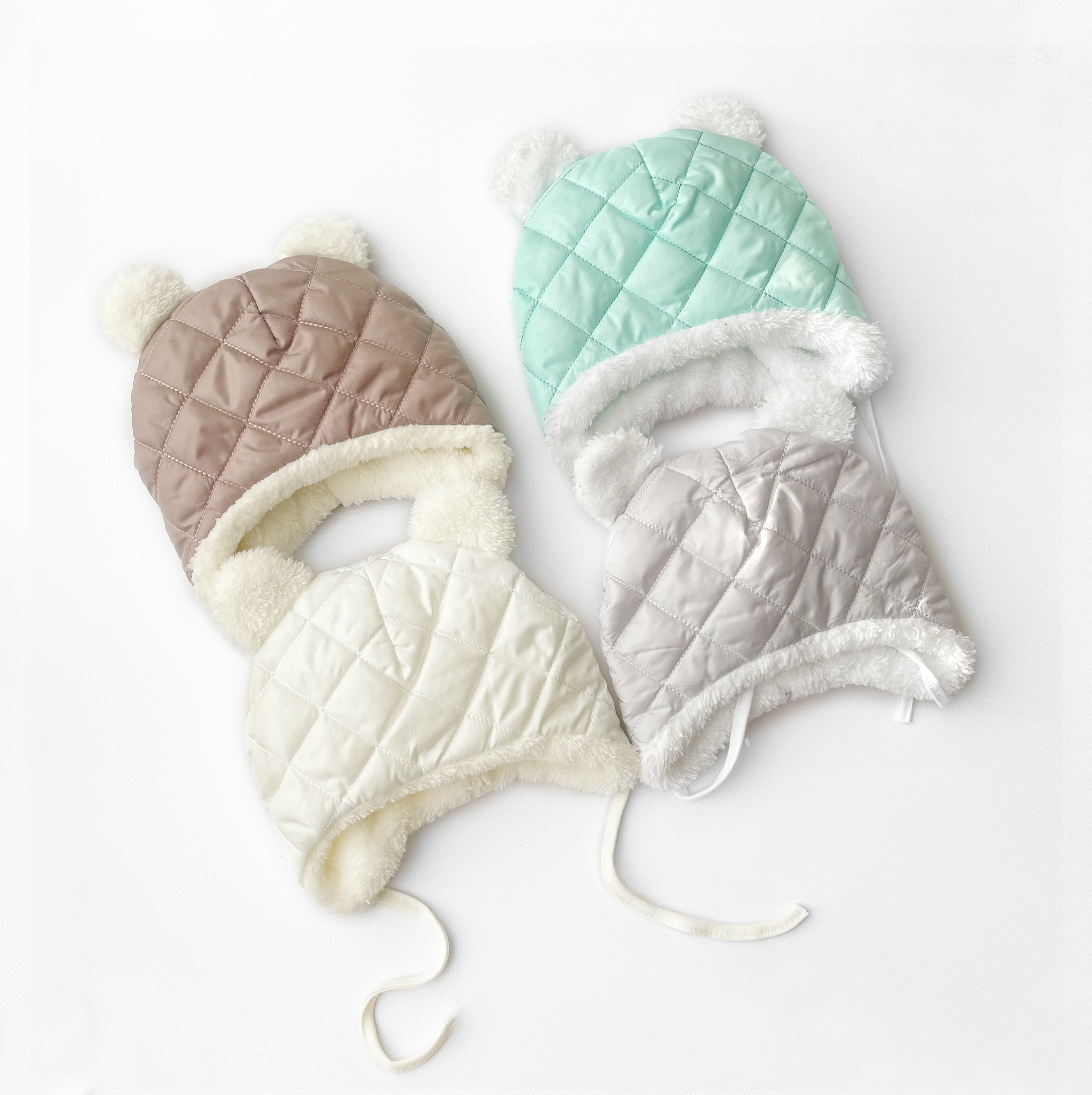 Плюшева шапка з вушками