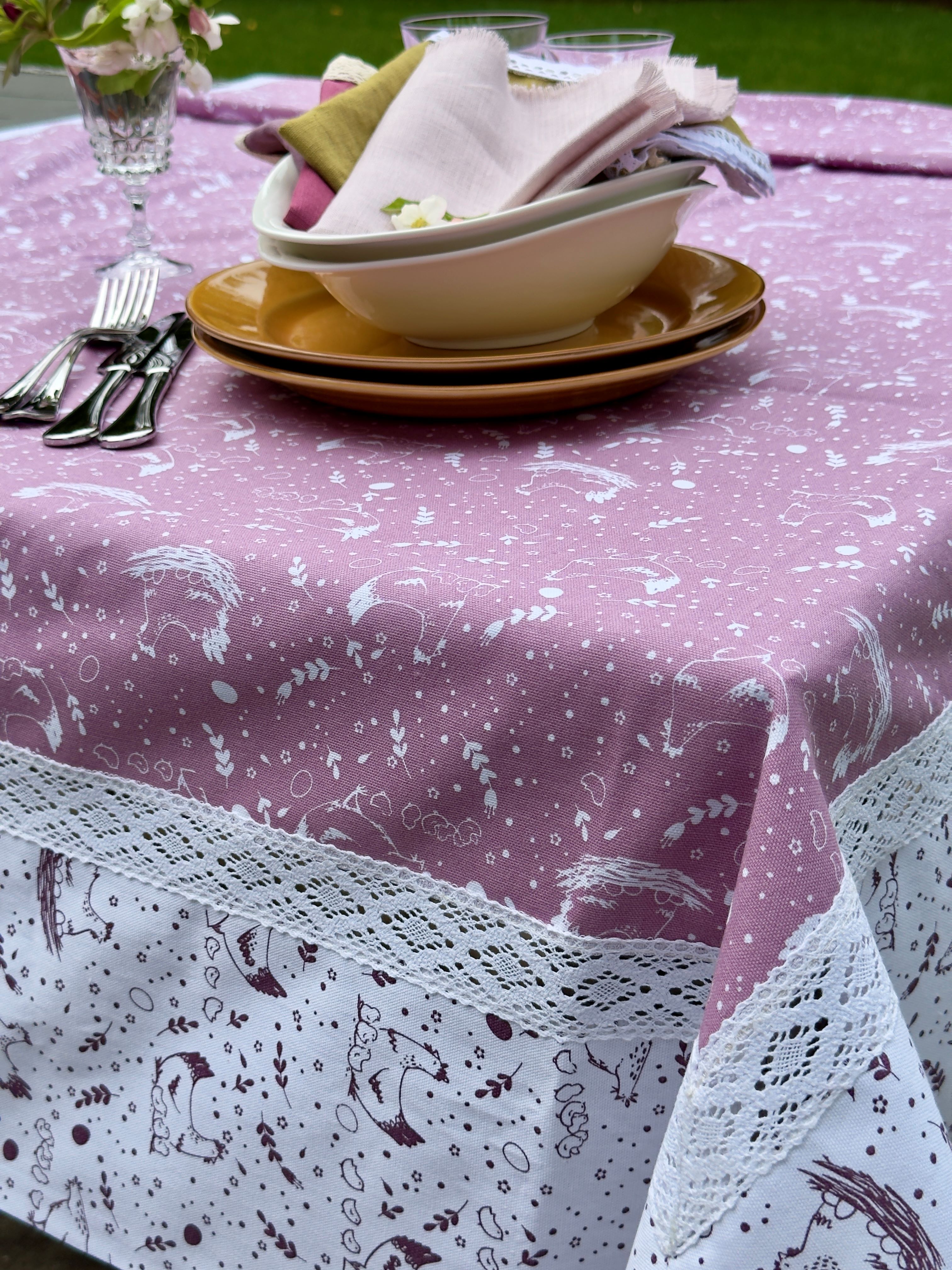 Tablecloth Little purple chickens