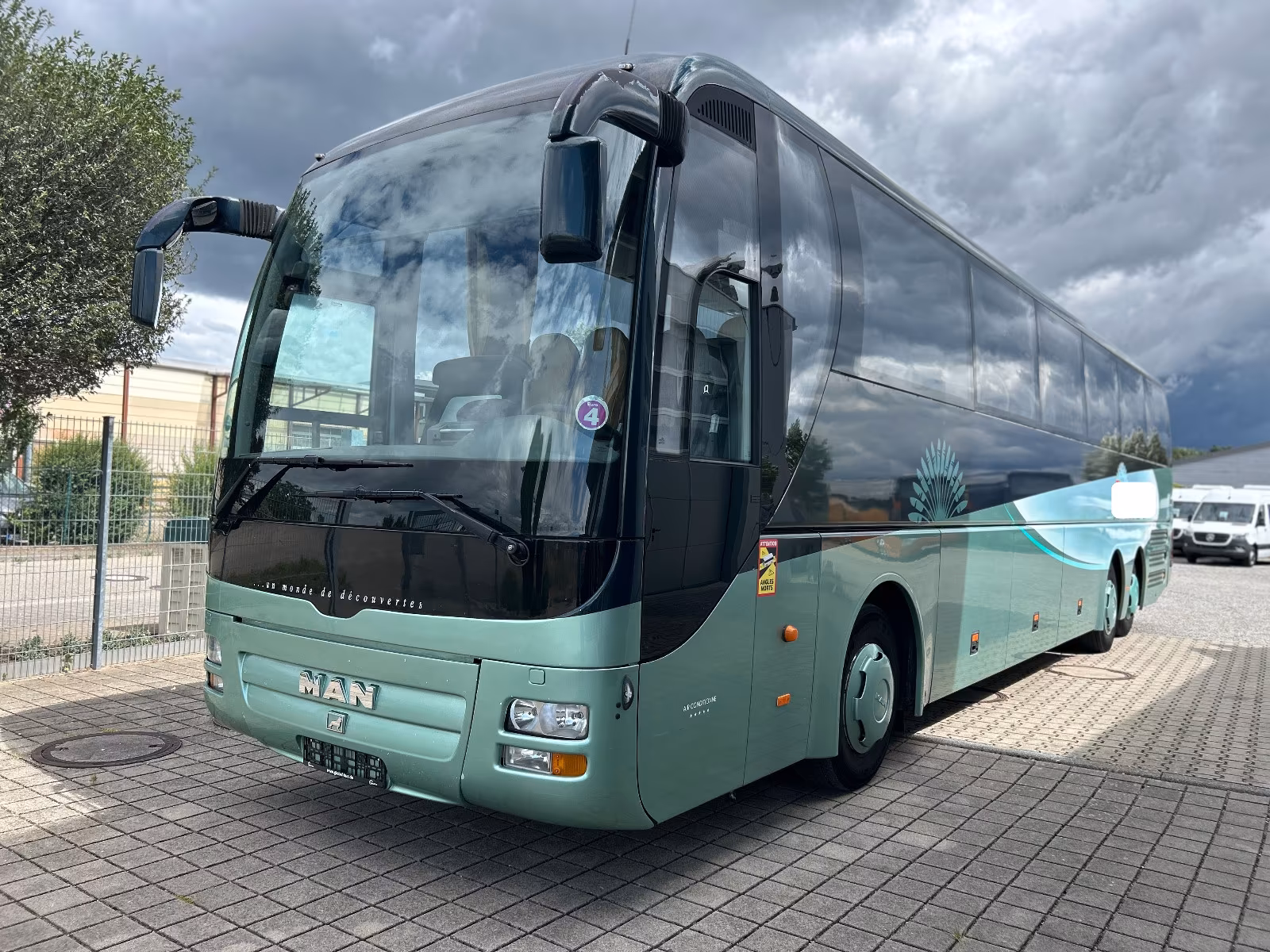 Автобус туристичний MAN R 08 Lions Coach E5 | 2009 рік | 489 454 км