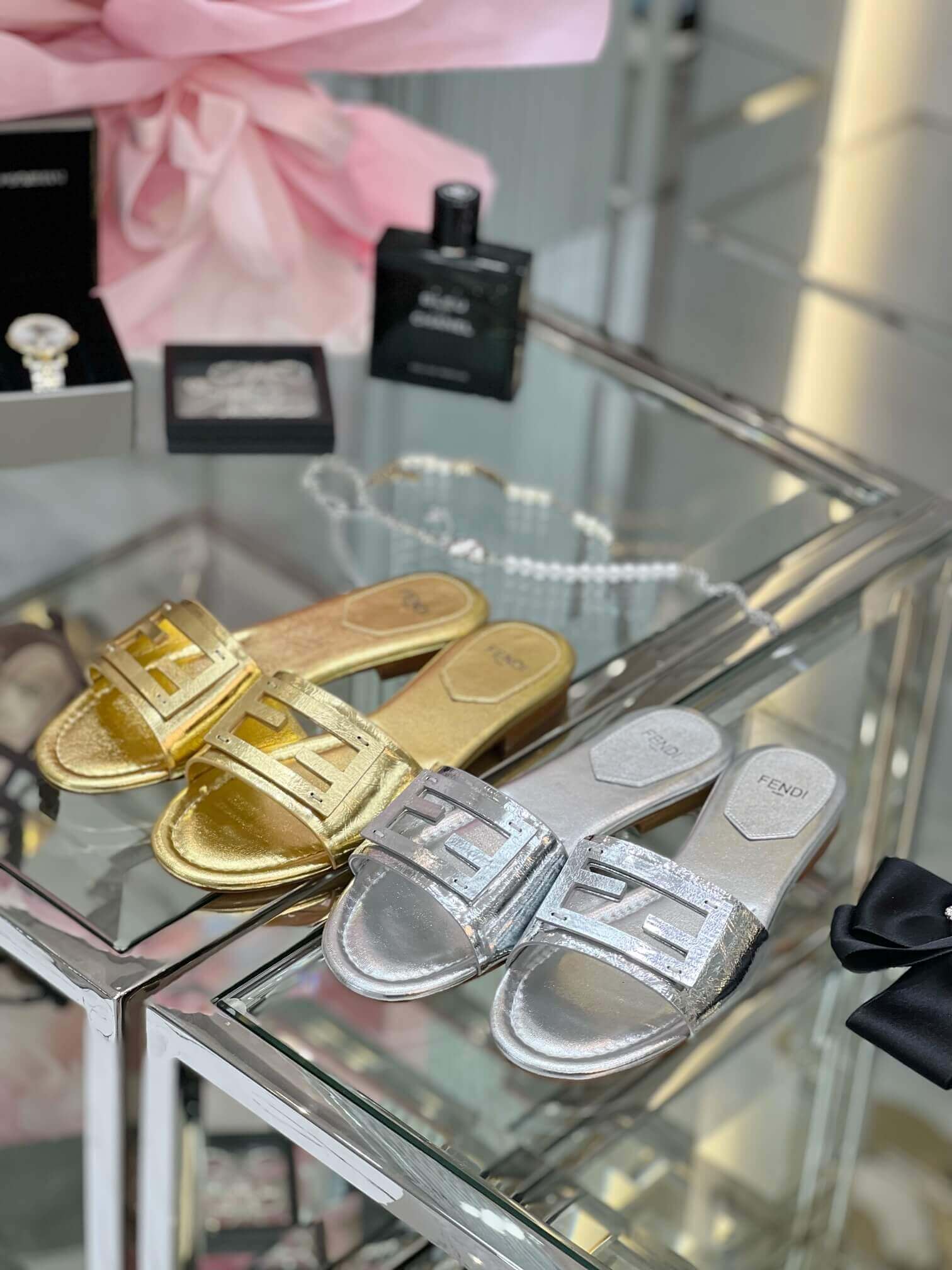 Fendi шльопанці