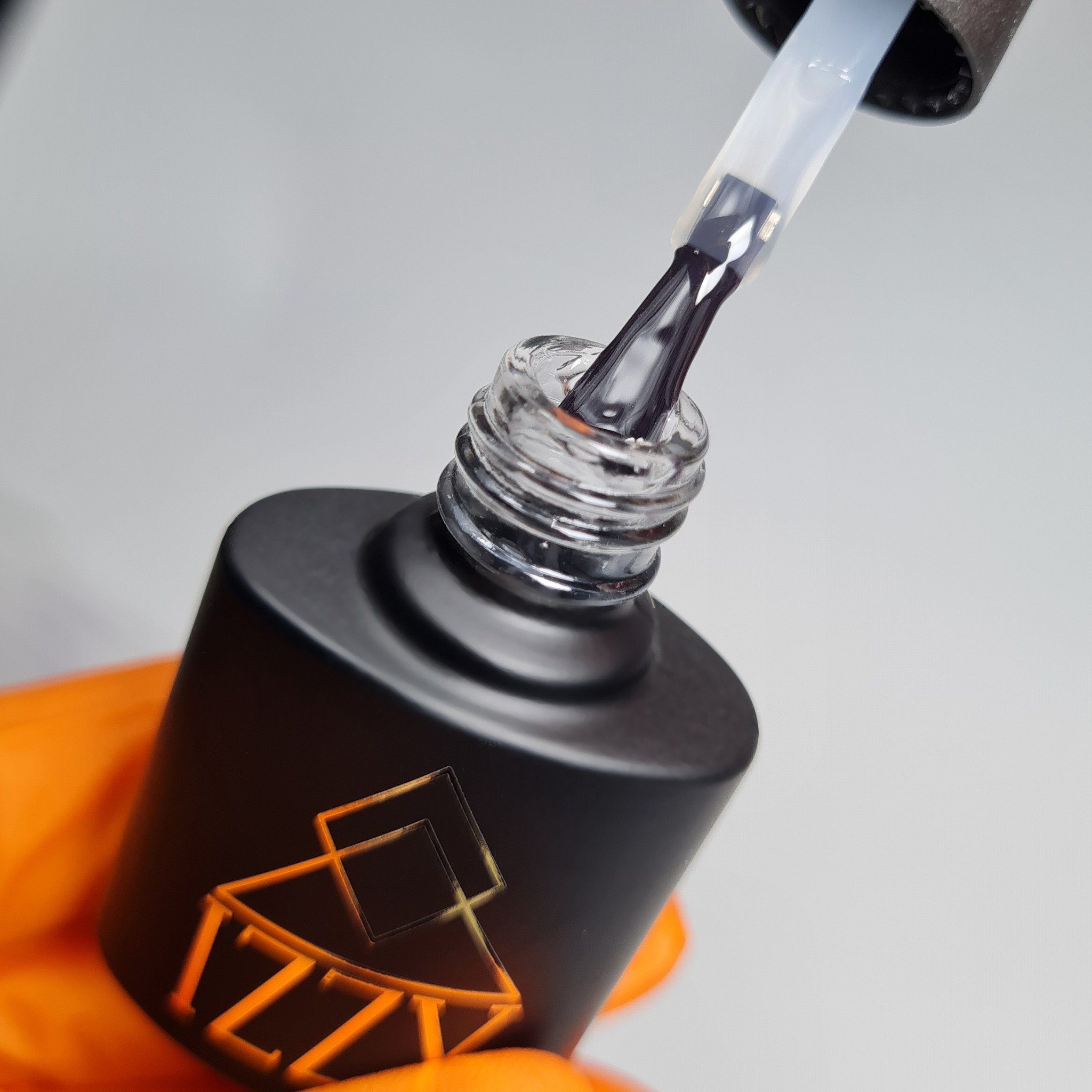 Прозора рідка високоадгезивна база скотч Izzy Sсotch Base для манікюру, 10мл