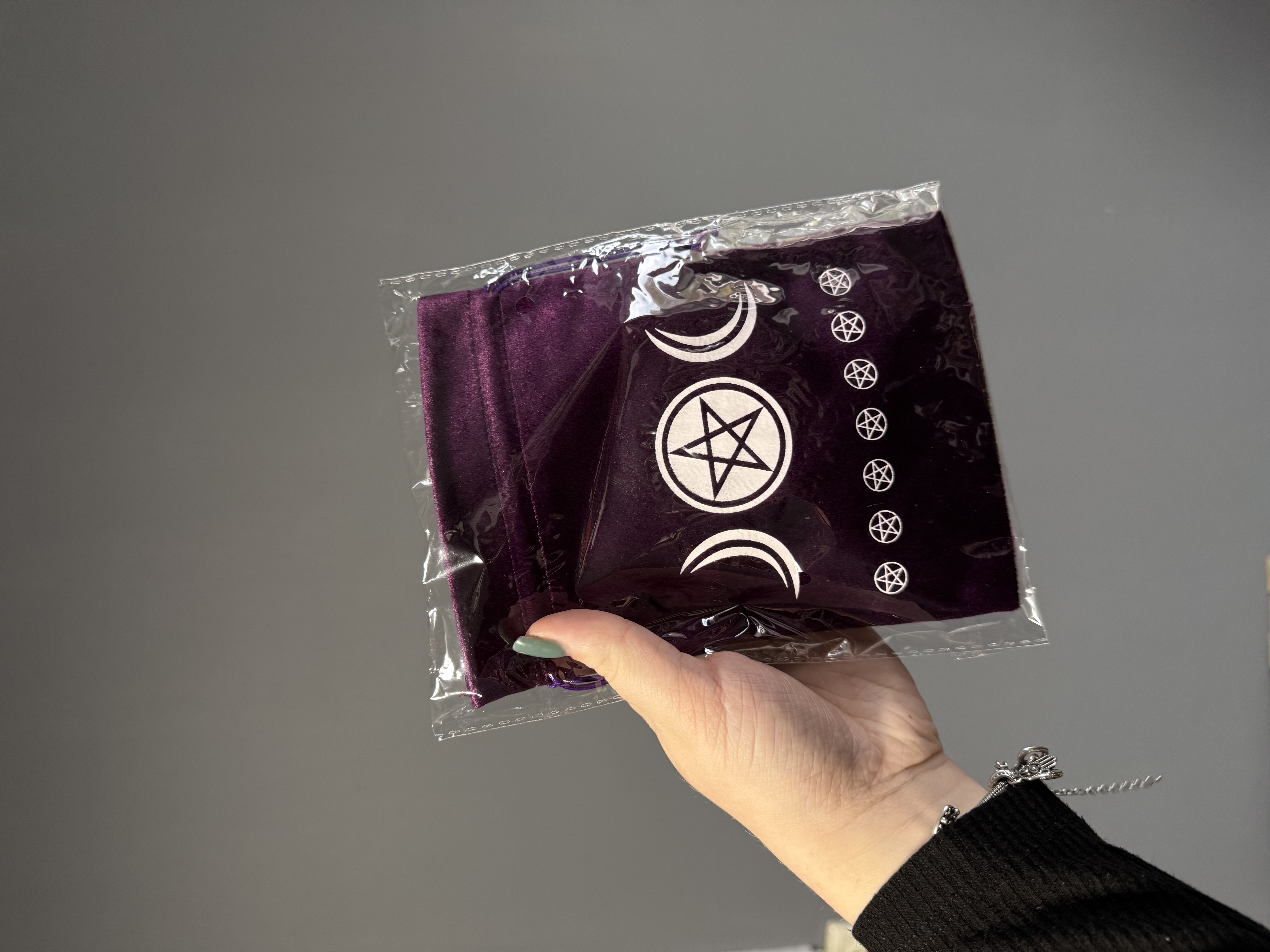 Оксамитовий мішечок «Вікка» бордовий