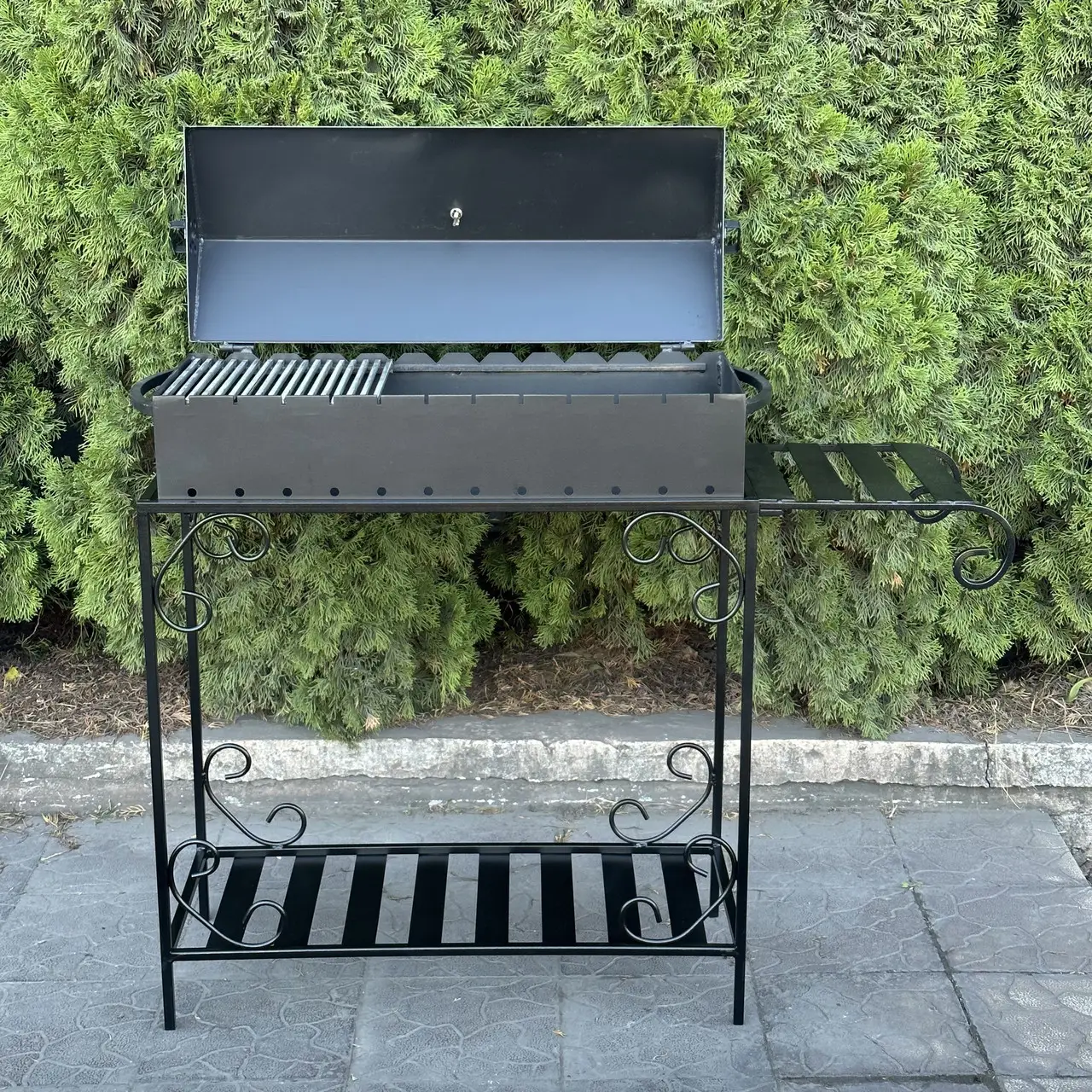 Мангал-барбекю Гефест на 12 шампурів 3мм на дровниці