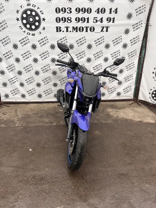 Японський мотоцикл Yamaha FZ250