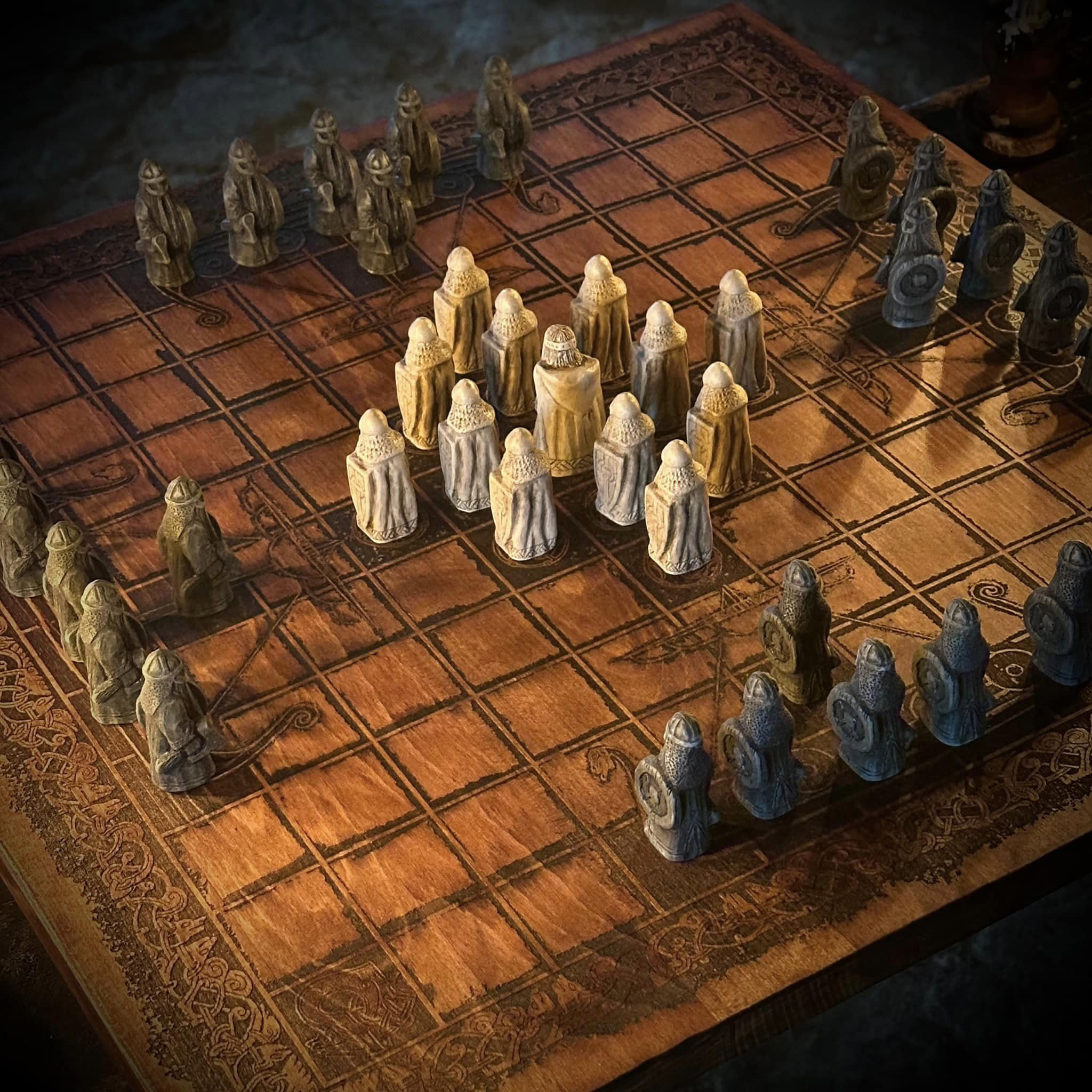 Настільна гра Хнефатафл  11х11