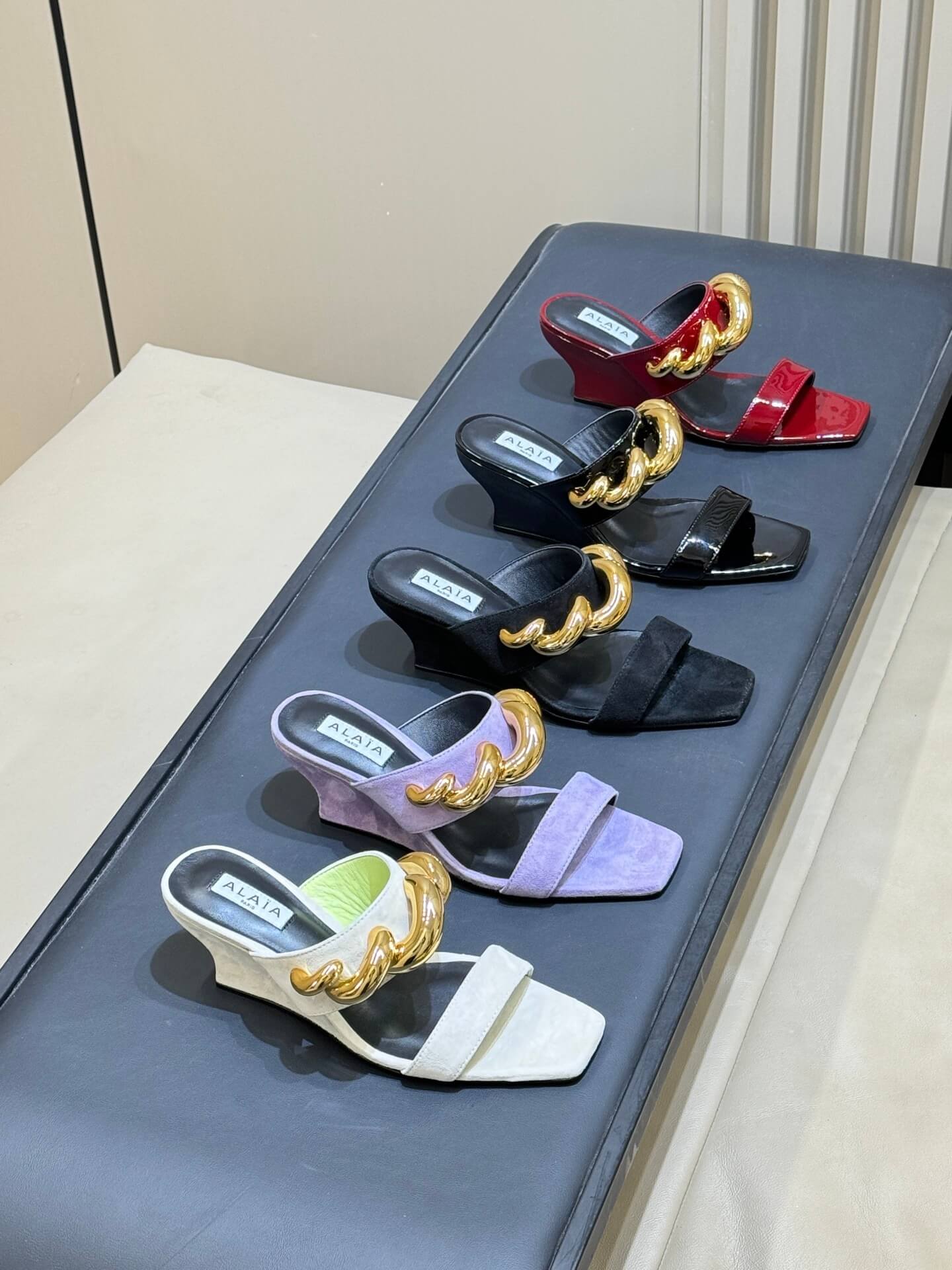 ALAЇA босоніжки