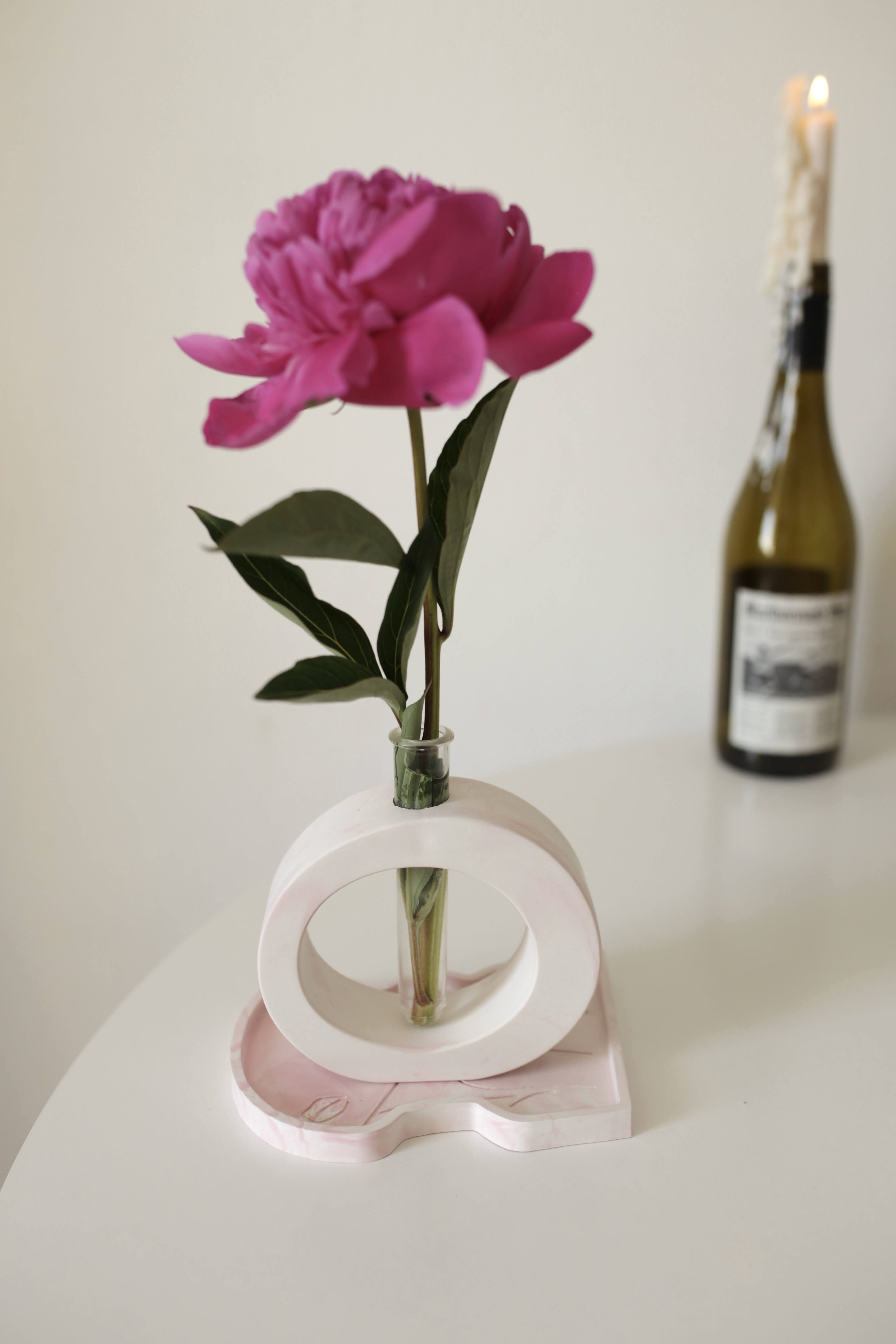 НАБІР: ваза та підставка-силует рожево-білого кольору